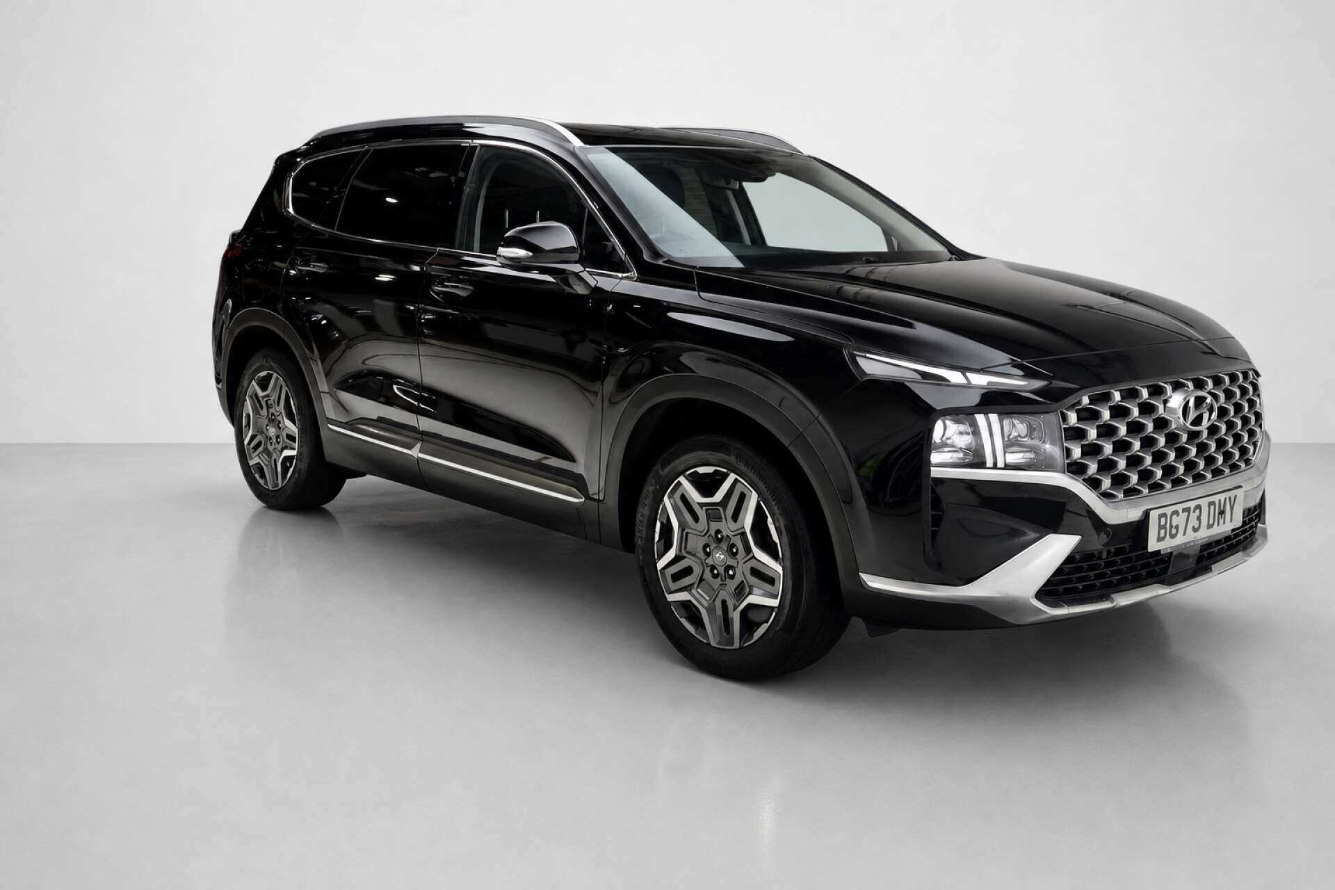 2023 Hyundai Santa FE 1.6 T-GDi 13.8kWh Premium SUV 5dr Petrol Plug-in Hybrid Auto 4WD Euro 6 (s/s) (265 ps) for sale at LMC Cars