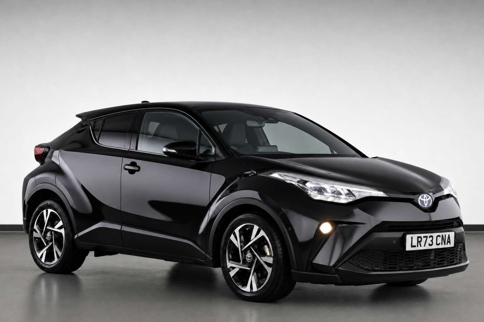 2023 Toyota C-HR 1.8 VVT-h GPF Design SUV 5dr Petrol Hybrid CVT Euro 6 (s/s) (122 ps) for sale at LMC Cars