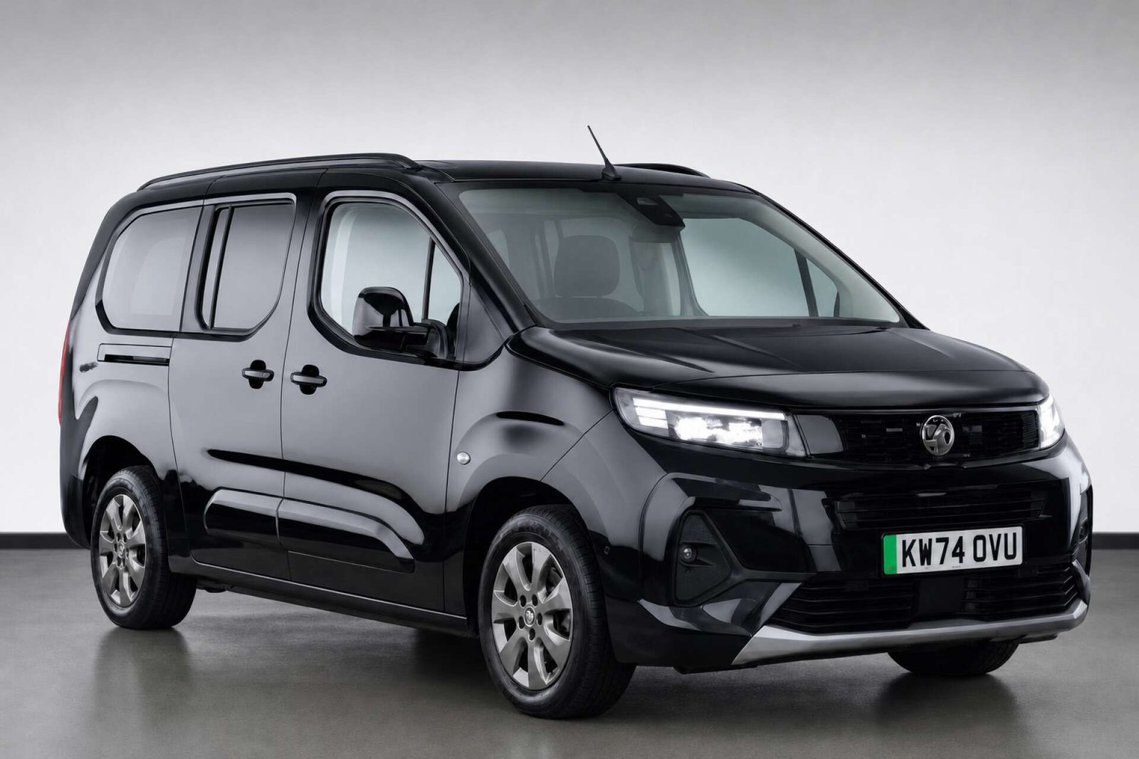 2024 Vauxhall Combo Life Electric 52kWh Ultimate XL MPV 5dr Electric Auto (11kW Charger) (136 ps) for sale at LMC Cars