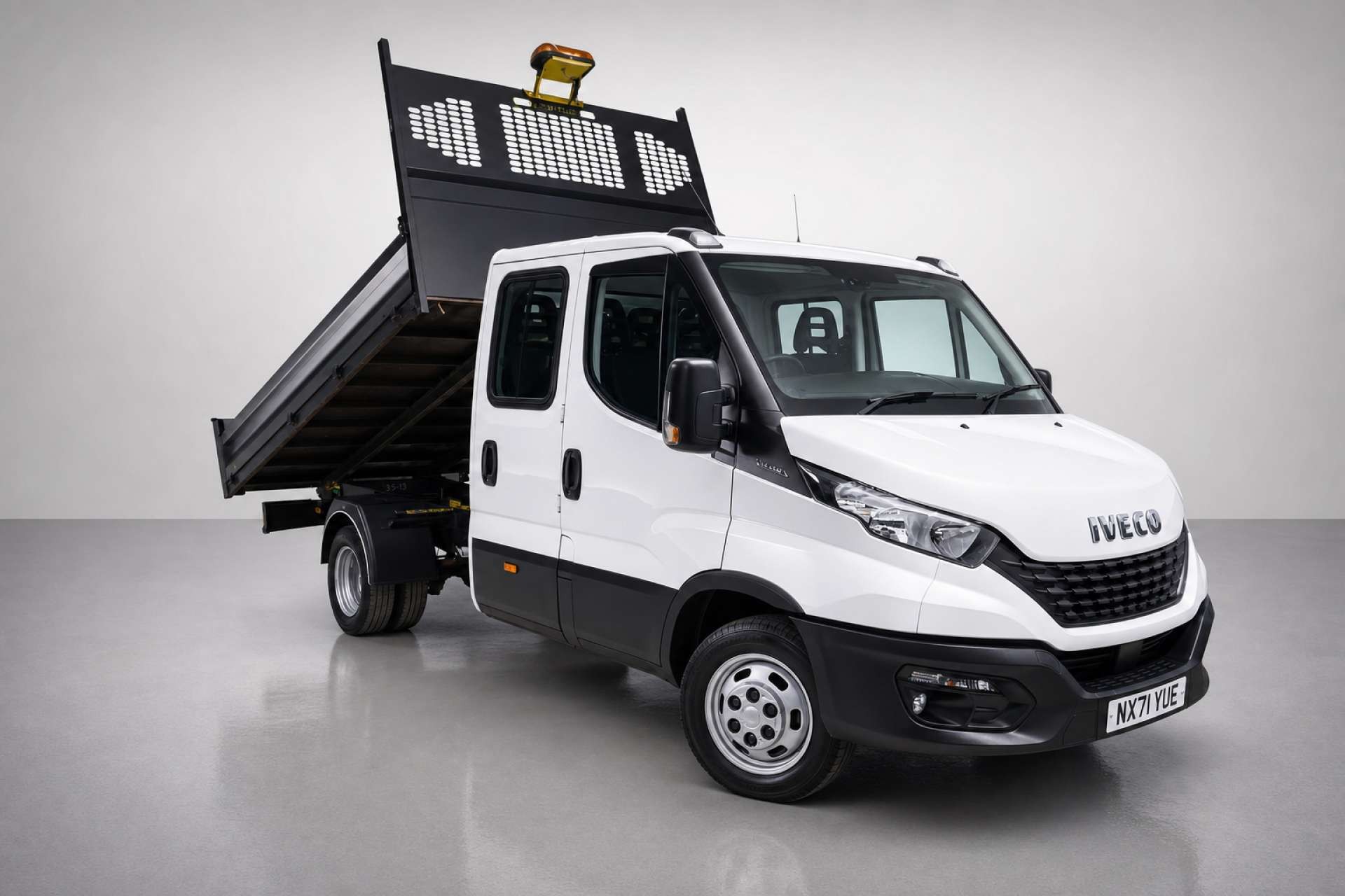 2021 Iveco Daily 2.3 Daily 35C14B Tipper Double cab for sale at LMC Cars