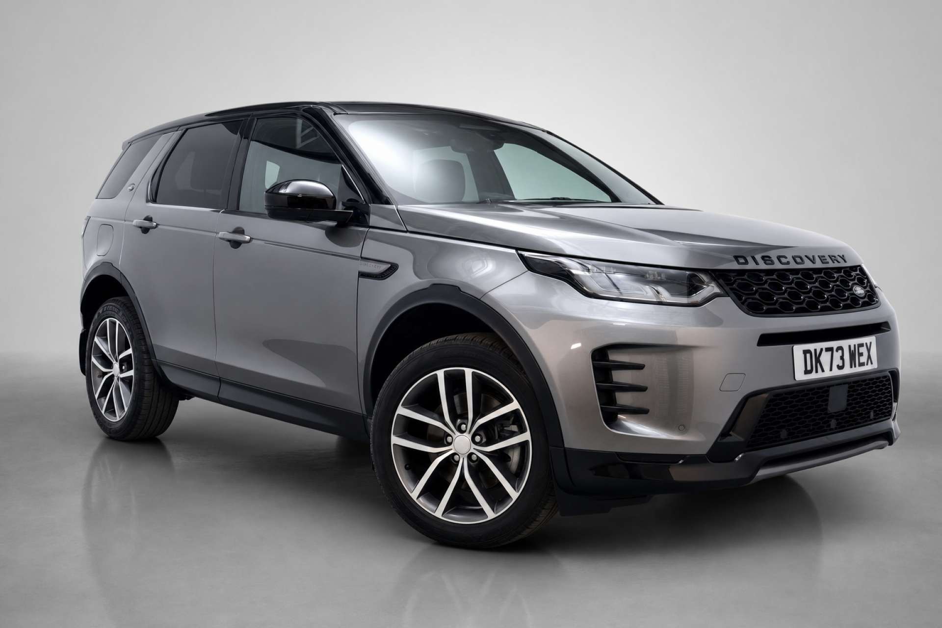 2023 Land Rover Discovery Sport 1.5 Discovery Sport Dynamic SE PHEV A 4WD 5dr for sale at LMC Cars