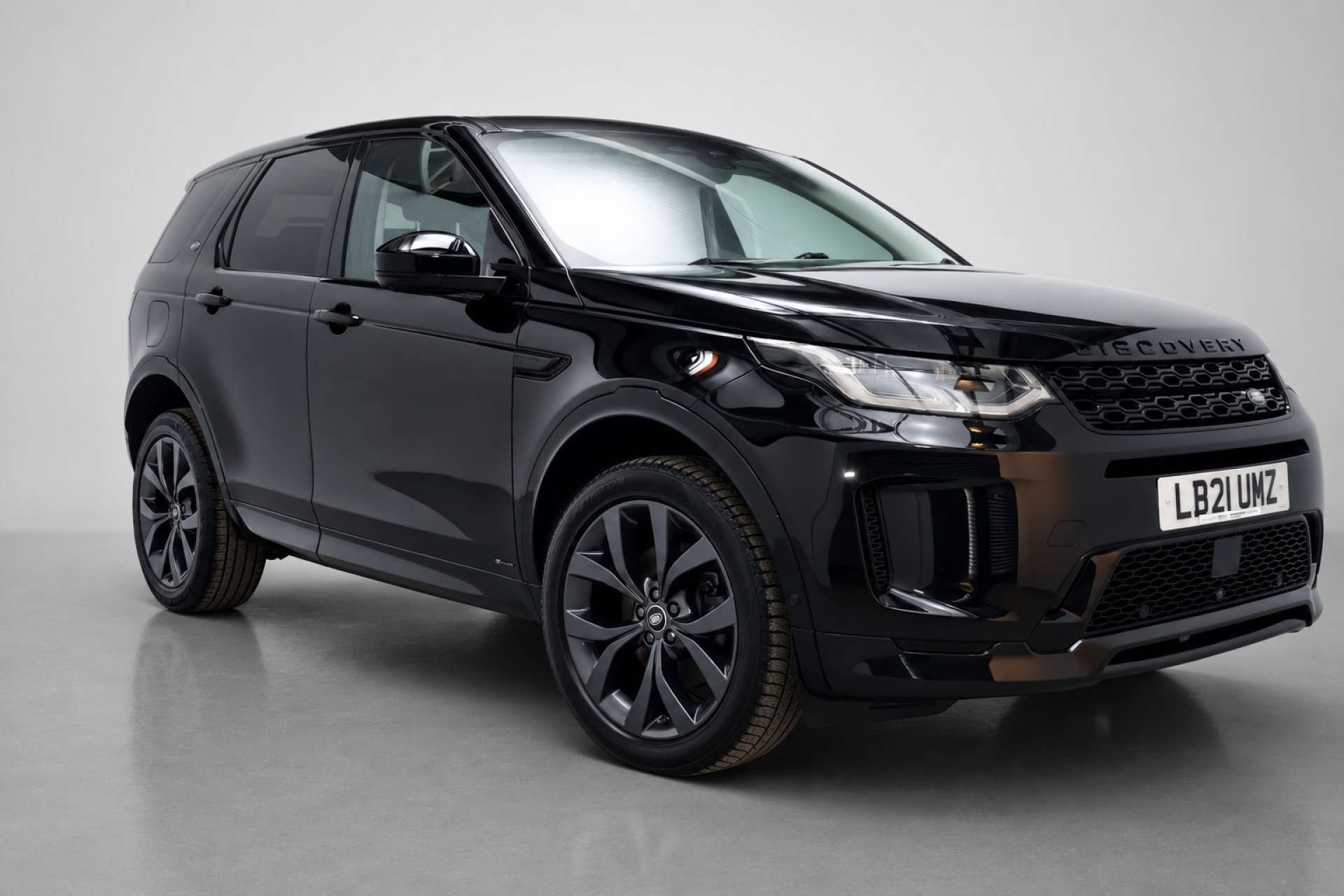 2021 Land Rover Discovery Sport 2.0 P250 MHEV R-Dynamic SE SUV 5dr Petrol Auto 4WD Euro 6 (s/s) (249 ps) for sale at LMC Cars