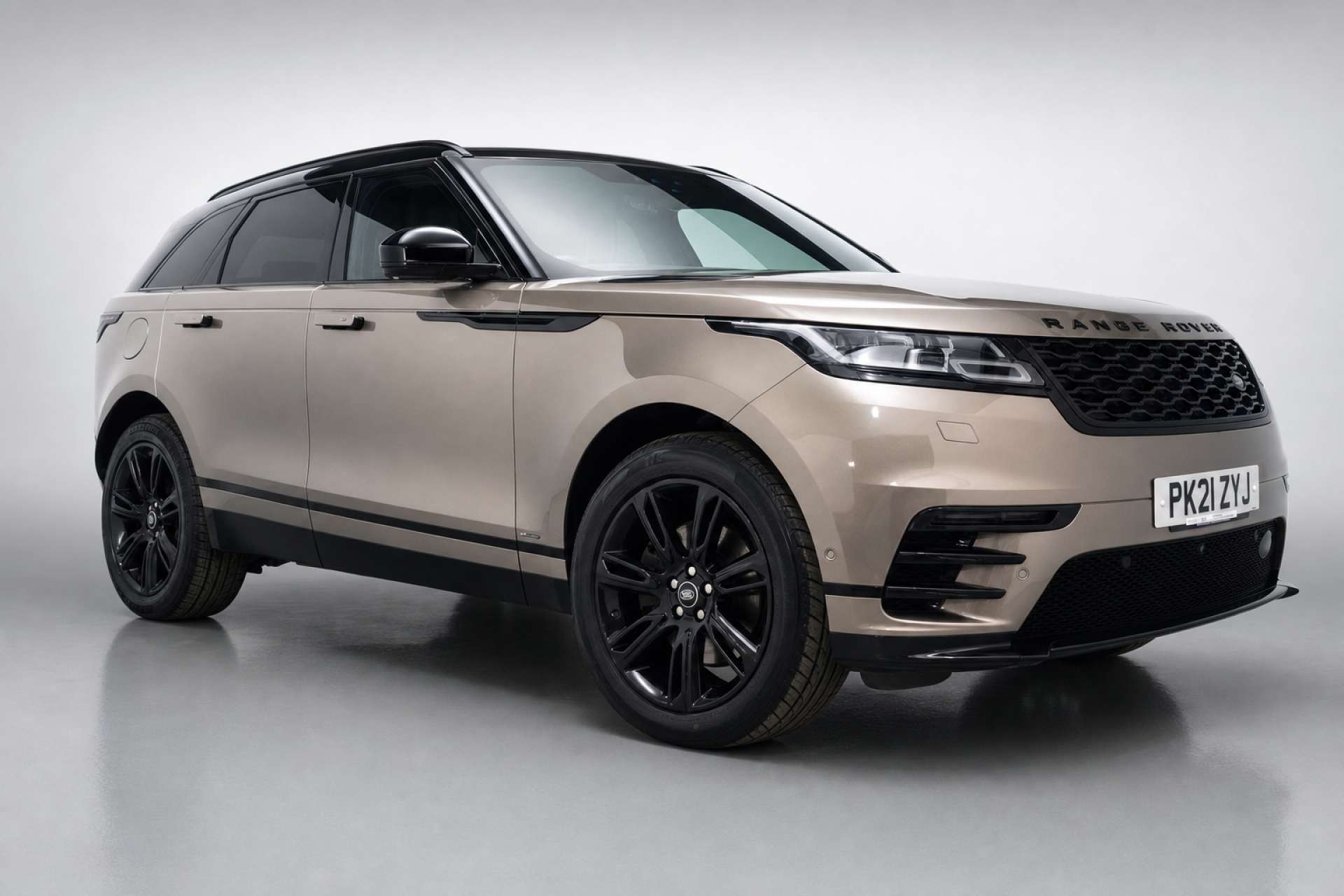 2021 Land Rover Range Rover Velar 2.0 D200 MHEV Edition SUV 5dr Diesel Auto 4WD Euro 6 (s/s) (204 ps) for sale at LMC Cars