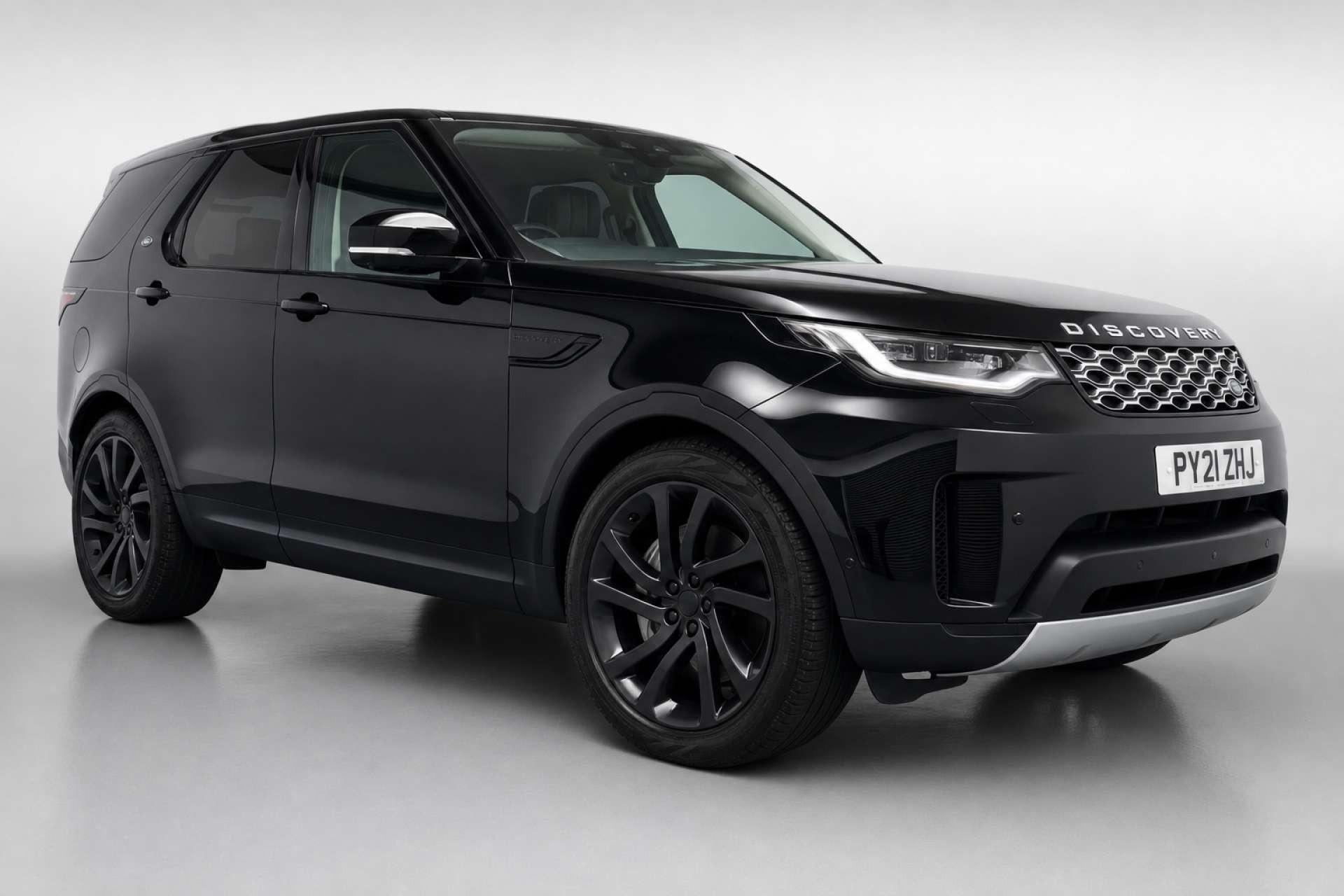 2021 Land Rover Discovery 3.0 Discovery HSE D MHEV Auto 4WD for sale at LMC Cars