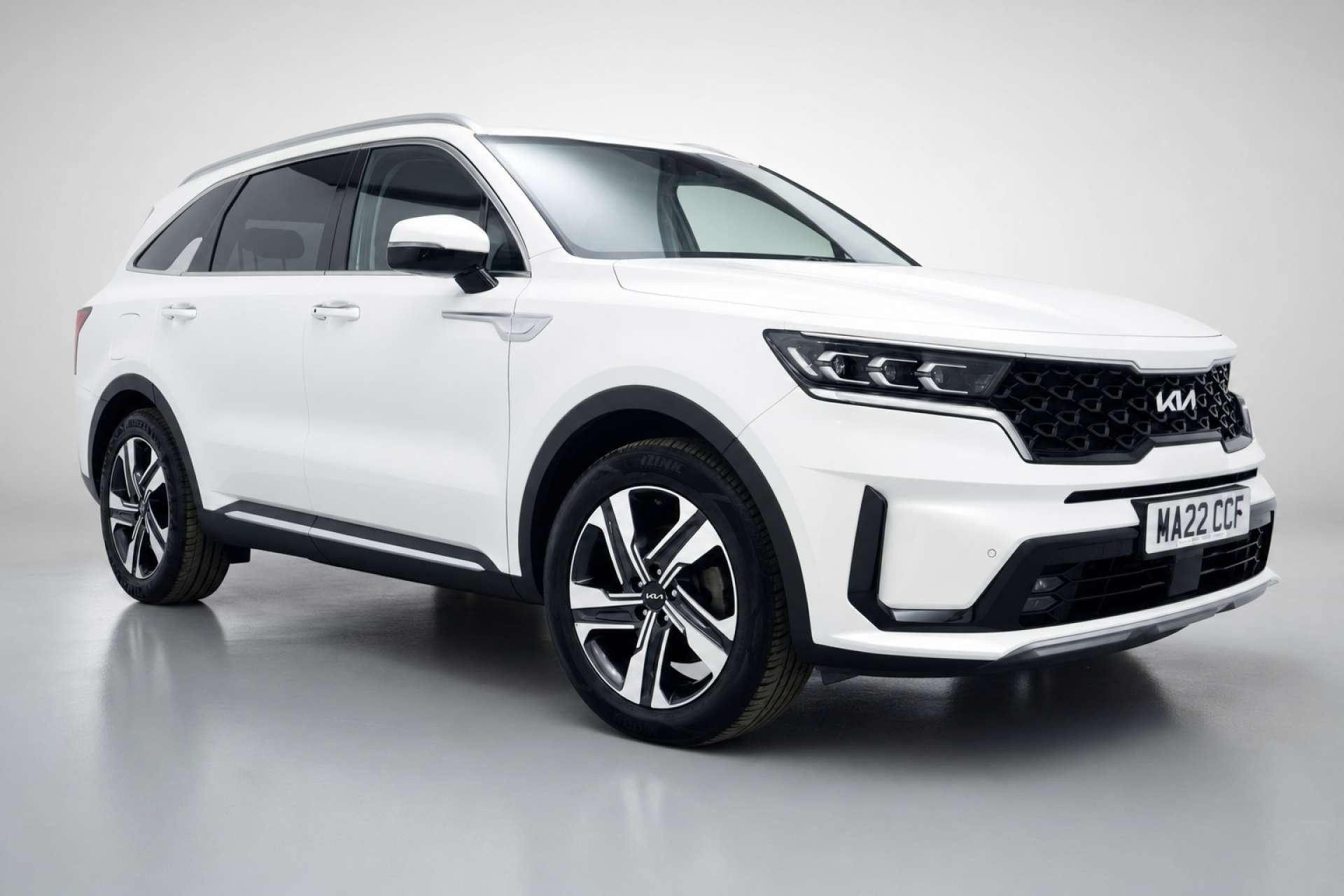 2022 Kia Sorento 1.6 T-GDi 13.8kWh 3 SUV 5dr Petrol Plug-in Hybrid Auto AWD Euro 6 (s/s) (261 bhp) for sale at LMC Cars