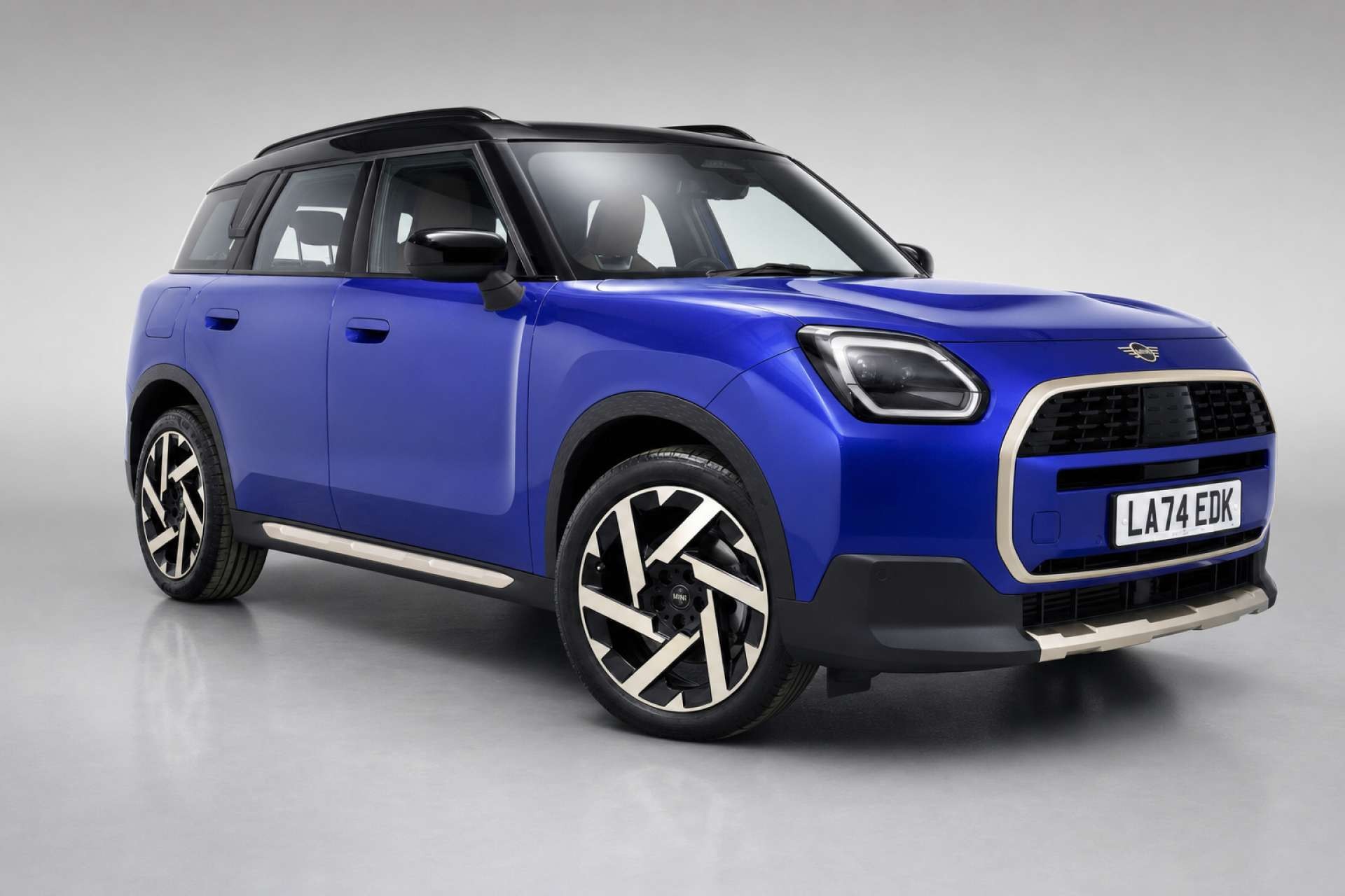 2025 Mini Countryman 1.5C MHEV Exclusive SUV 5dr Petrol Hybrid Auto Euro 6 (s/s) (170 ps) for sale at LMC Cars