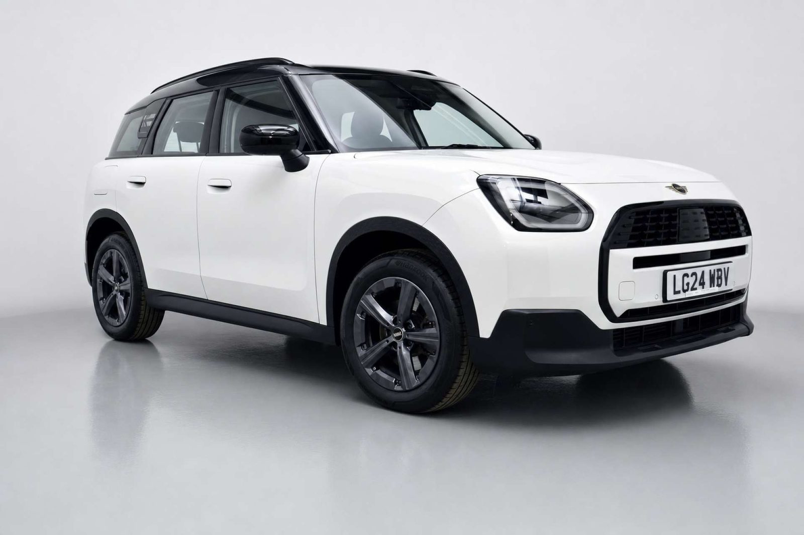 2024 Mini Countryman 1.5C MHEV Classic SUV 5dr Petrol Hybrid Auto Euro 6 (s/s) (170 ps) for sale at LMC Cars