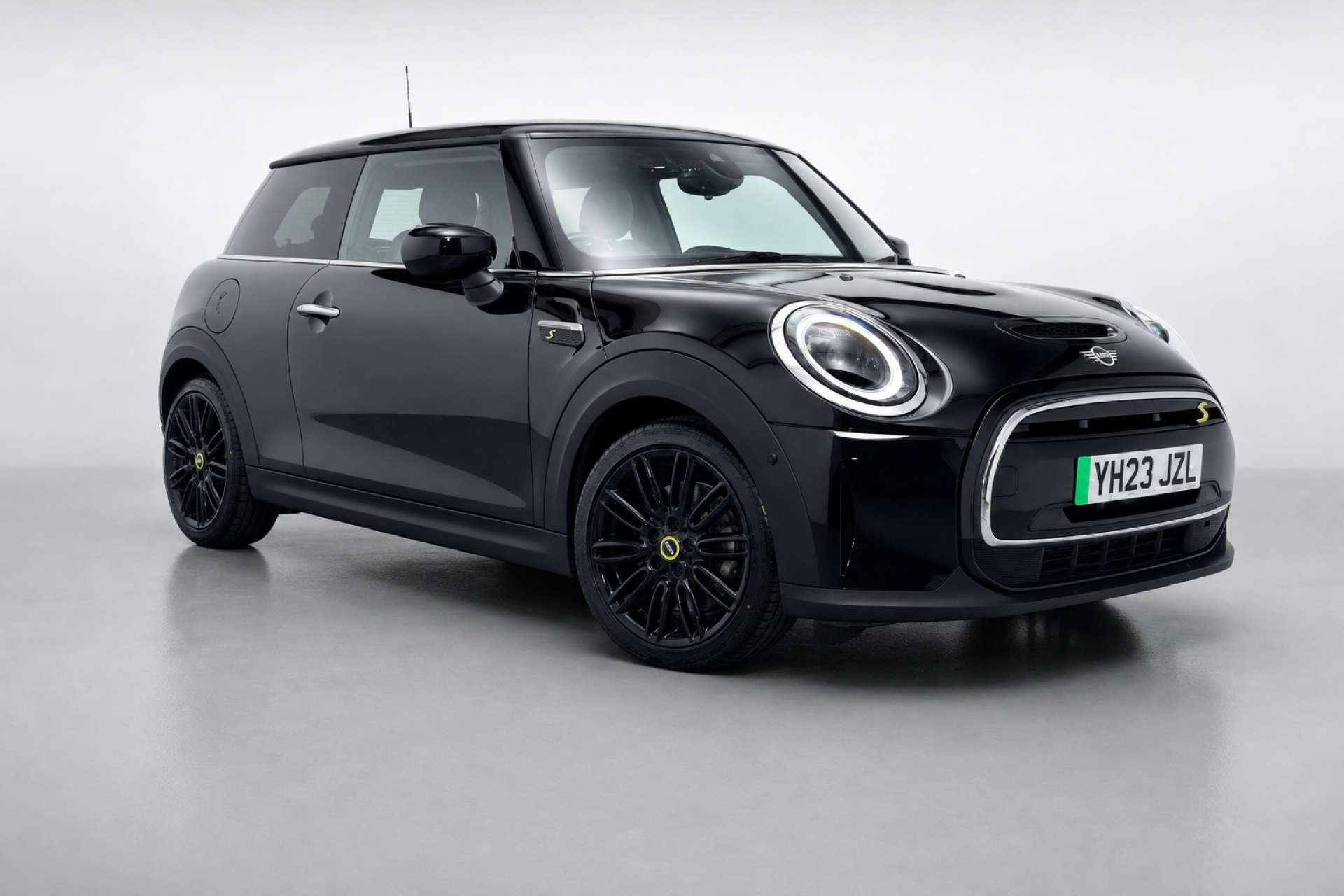 2023 Mini Electric Hatch Cooper SE 32.6kWh Level 3 Hatchback 3dr Electric Auto (184 ps) for sale at LMC Cars