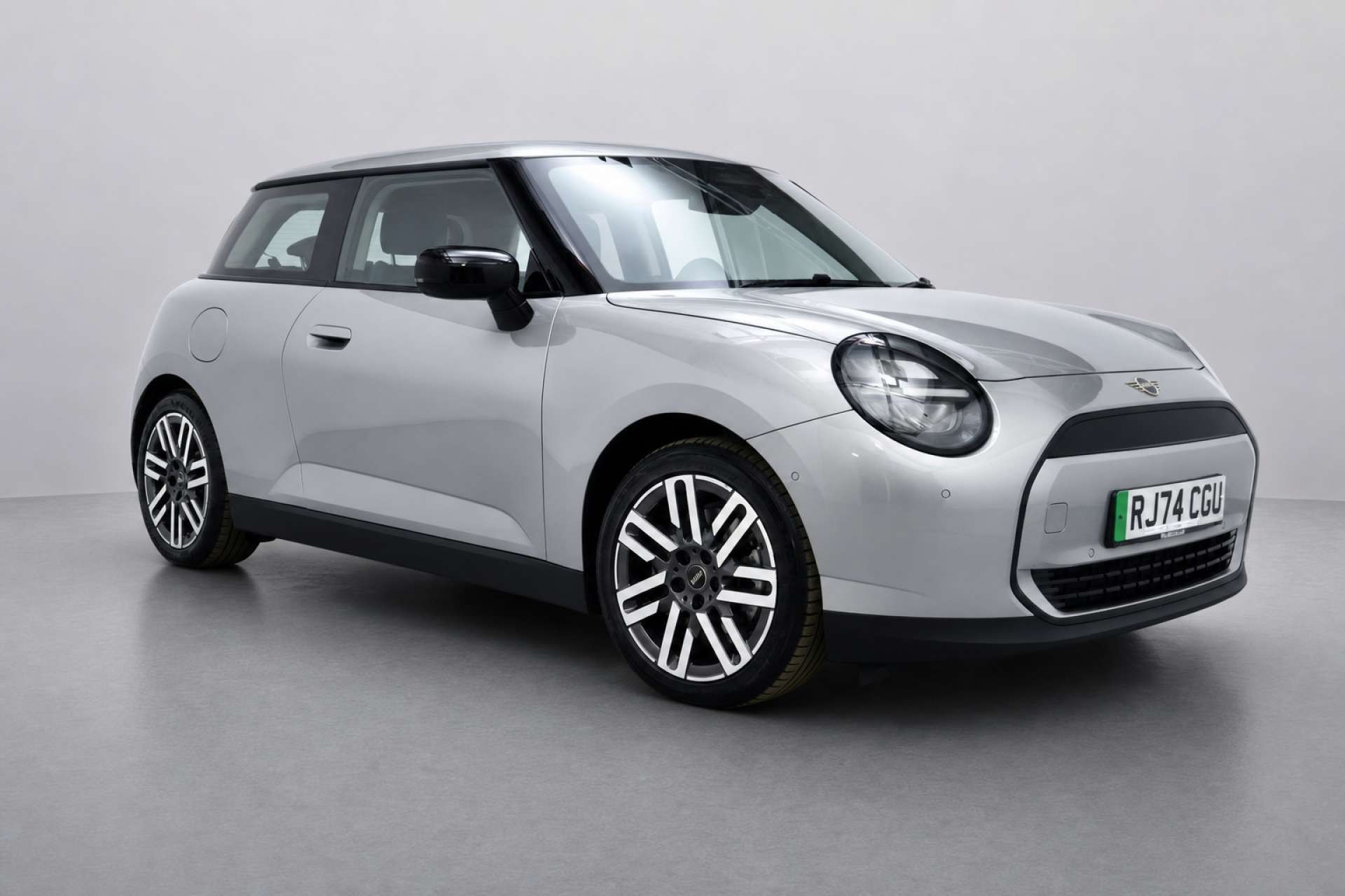 2024 Mini Electric Cooper E 40.7kWh Classic Hatchback 3dr Electric Auto (184 ps) for sale at LMC Cars