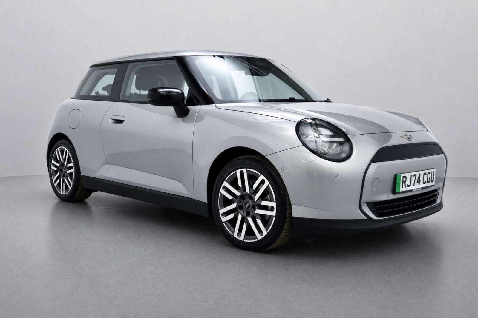 2024 Mini Electric Cooper E 40.7kWh Classic Hatchback 3dr Electric Auto (184 ps) for sale at LMC Cars