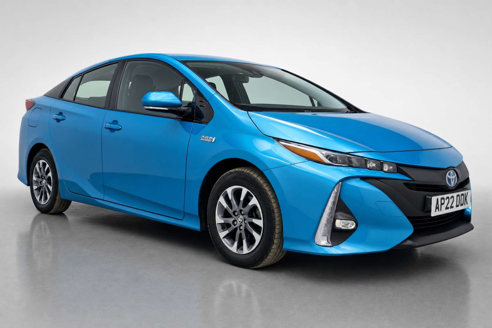 2022 Toyota Prius 1.8 VVT 8.8kWh Business Edition Plus Hatchback 5dr Petrol Plug-in Hybrid CVT Euro 6 (s/s) (122 ps) for sale at LMC Cars