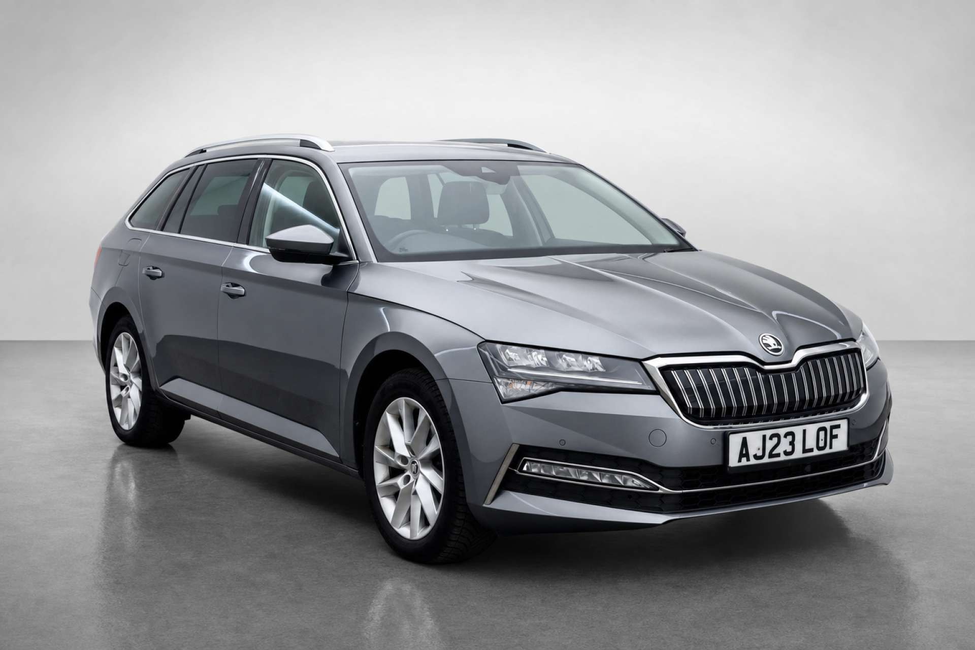2023 Skoda Superb 1.4 TSI iV 13kWh SE Technology Estate 5dr Petrol Plug-in Hybrid DSG Euro 6 (s/s) (218 ps) for sale at LMC Cars