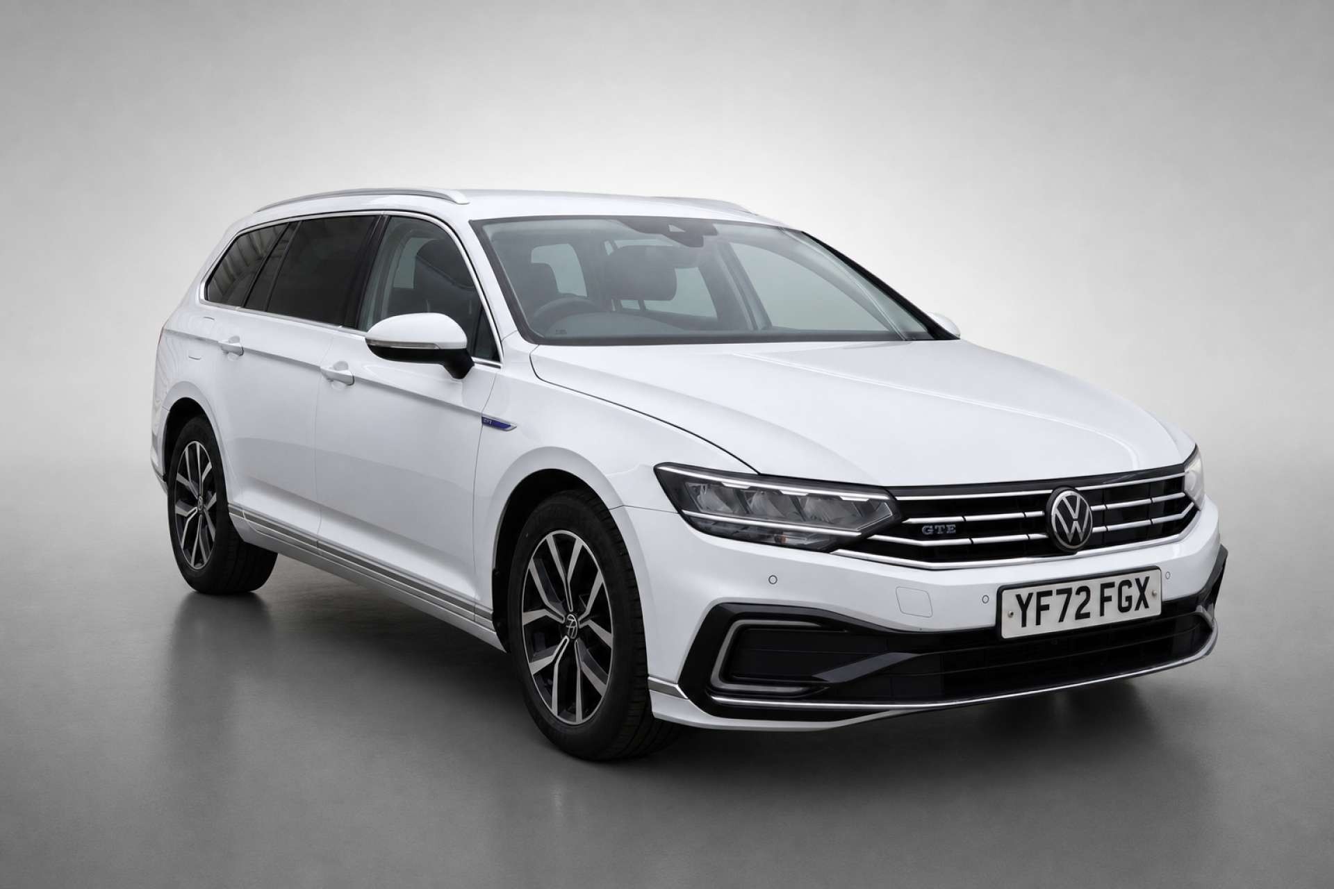 2022 Volkswagen Passat 1.4 TSI 13kWh GTE Estate 5dr Petrol Plug-in Hybrid DSG Euro 6 (s/s) (218 ps) for sale at LMC Cars