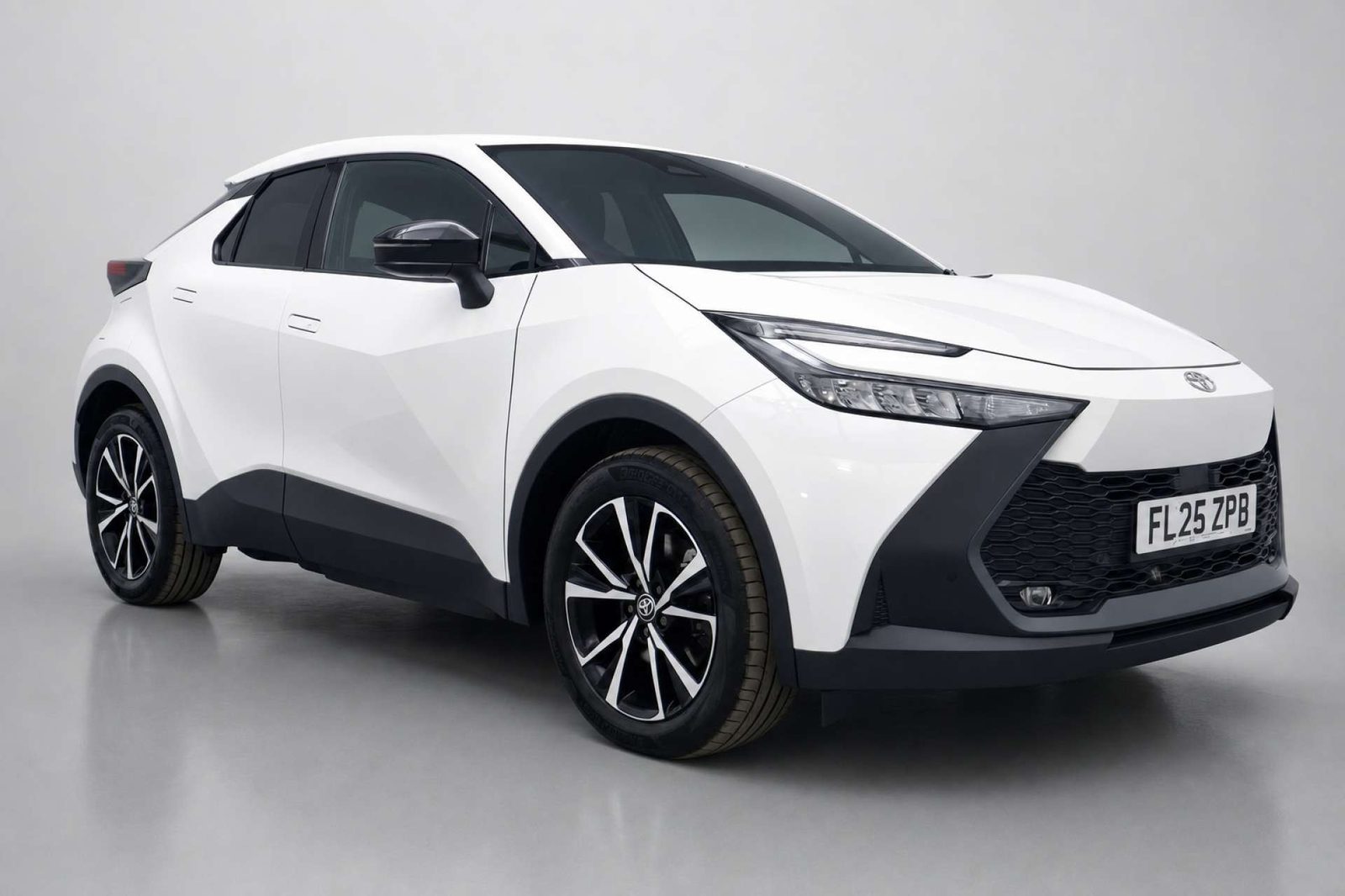 2025 Toyota C-HR 2.0 VVT 13.6kWh Design SUV 5dr Petrol Plug-in Hybrid CVT Euro 6 (s/s) (223 ps) for sale at LMC Cars