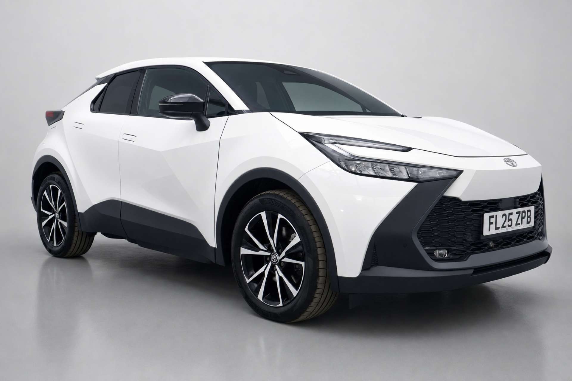 2025 Toyota C-HR 2.0 VVT 13.6kWh Design SUV 5dr Petrol Plug-in Hybrid CVT Euro 6 (s/s) (223 ps) for sale at LMC Cars