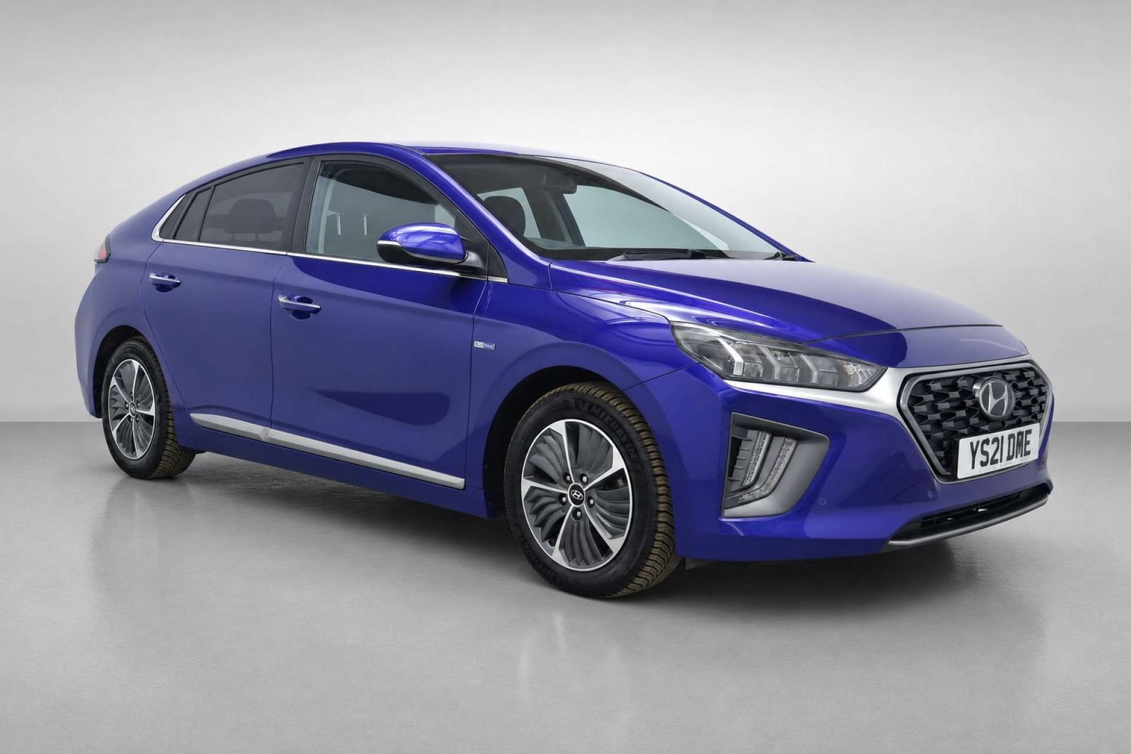 2021 Hyundai Ioniq 1.6 h-GDi 8.9kWh Premium SE Hatchback 5dr Petrol Plug-in Hybrid DCT Euro 6 (s/s) (141 ps) for sale at LMC Cars