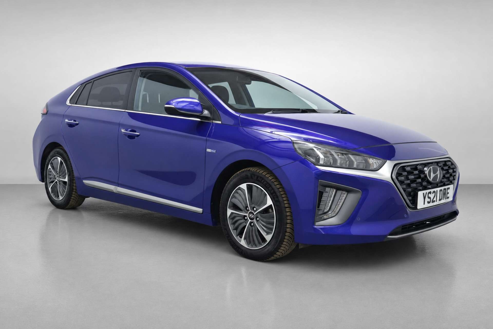 2021 Hyundai Ioniq 1.6 h-GDi 8.9kWh Premium SE Hatchback 5dr Petrol Plug-in Hybrid DCT Euro 6 (s/s) (141 ps) for sale at LMC Cars