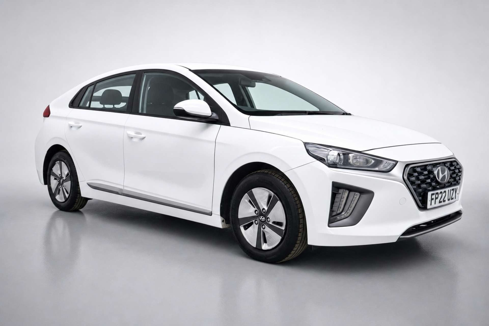 2022 Hyundai Ioniq 1.6 h-GDi SE Connect Hatchback 5dr Petrol Hybrid DCT Euro 6 (s/s) (141 ps) for sale at LMC Cars