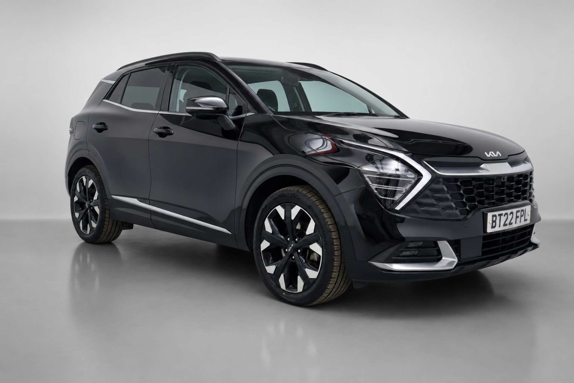 2022 Kia Sportage 1.6 T-GDi 13.8kWh 4 SUV 5dr Petrol Plug-in Hybrid Auto AWD Euro 6 (s/s) (261 bhp) for sale at LMC Cars