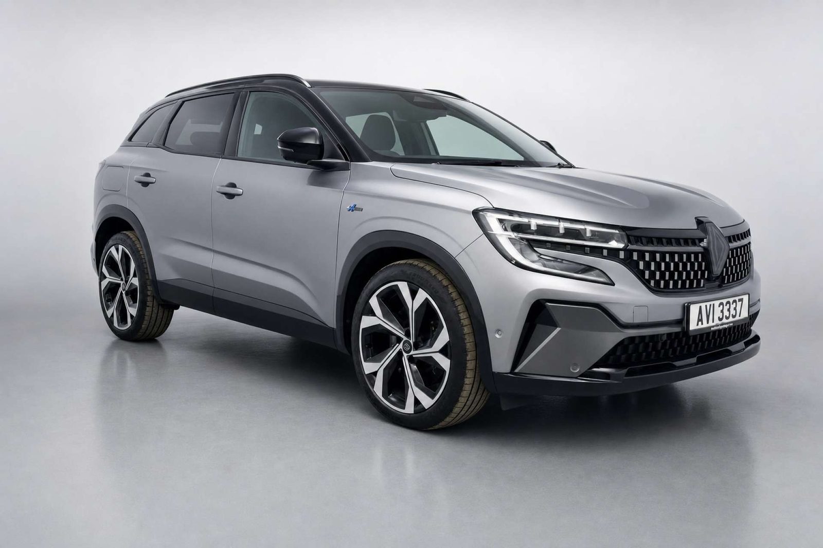 2024 Renault Austral 1.2 E-TECH iconic esprit Alpine SUV 5dr Petrol Hybrid Auto Euro 6 (s/s) (200 ps) for sale at LMC Cars