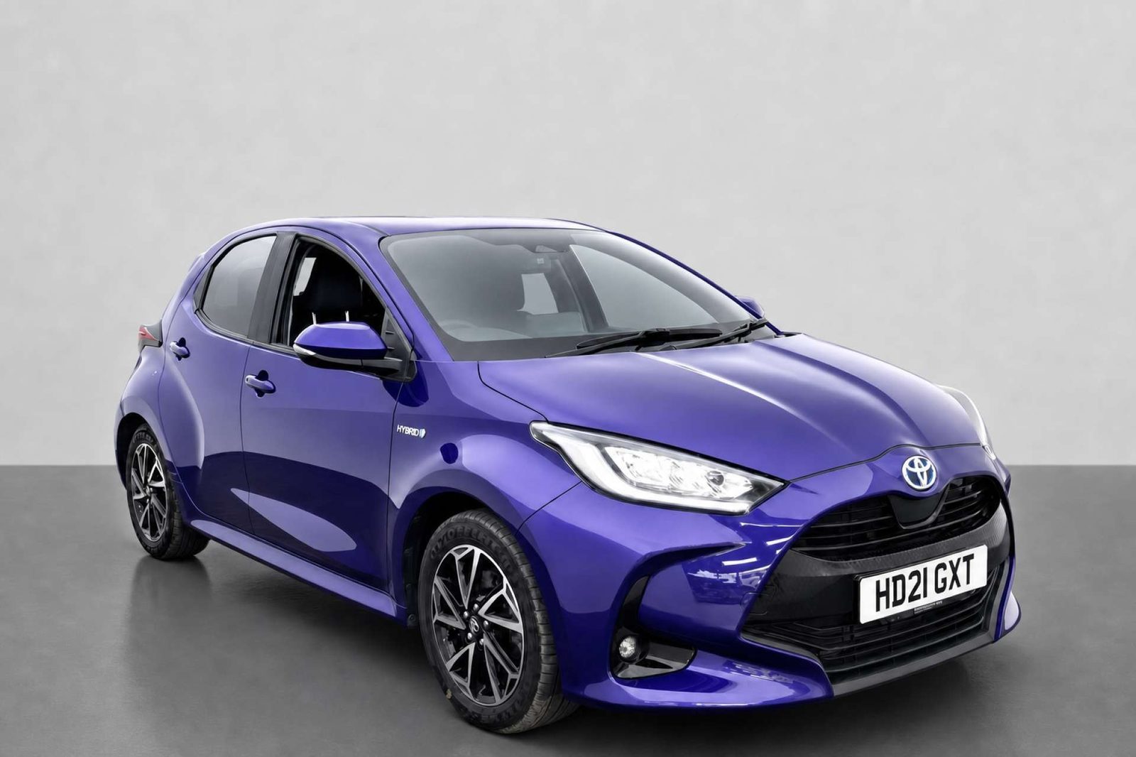 2021 Toyota Yaris 1.5 VVT-h Design Hatchback 5dr Petrol Hybrid E-CVT Euro 6 (s/s) (116 ps) for sale at LMC Cars