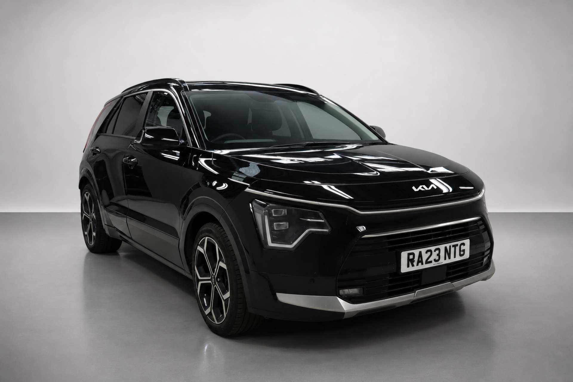 2023 Kia Niro 1.6 GDi 11.1kWh 3 SUV 5dr Petrol Plug-in Hybrid DCT Euro 6 (s/s) (180 bhp) for sale at LMC Cars