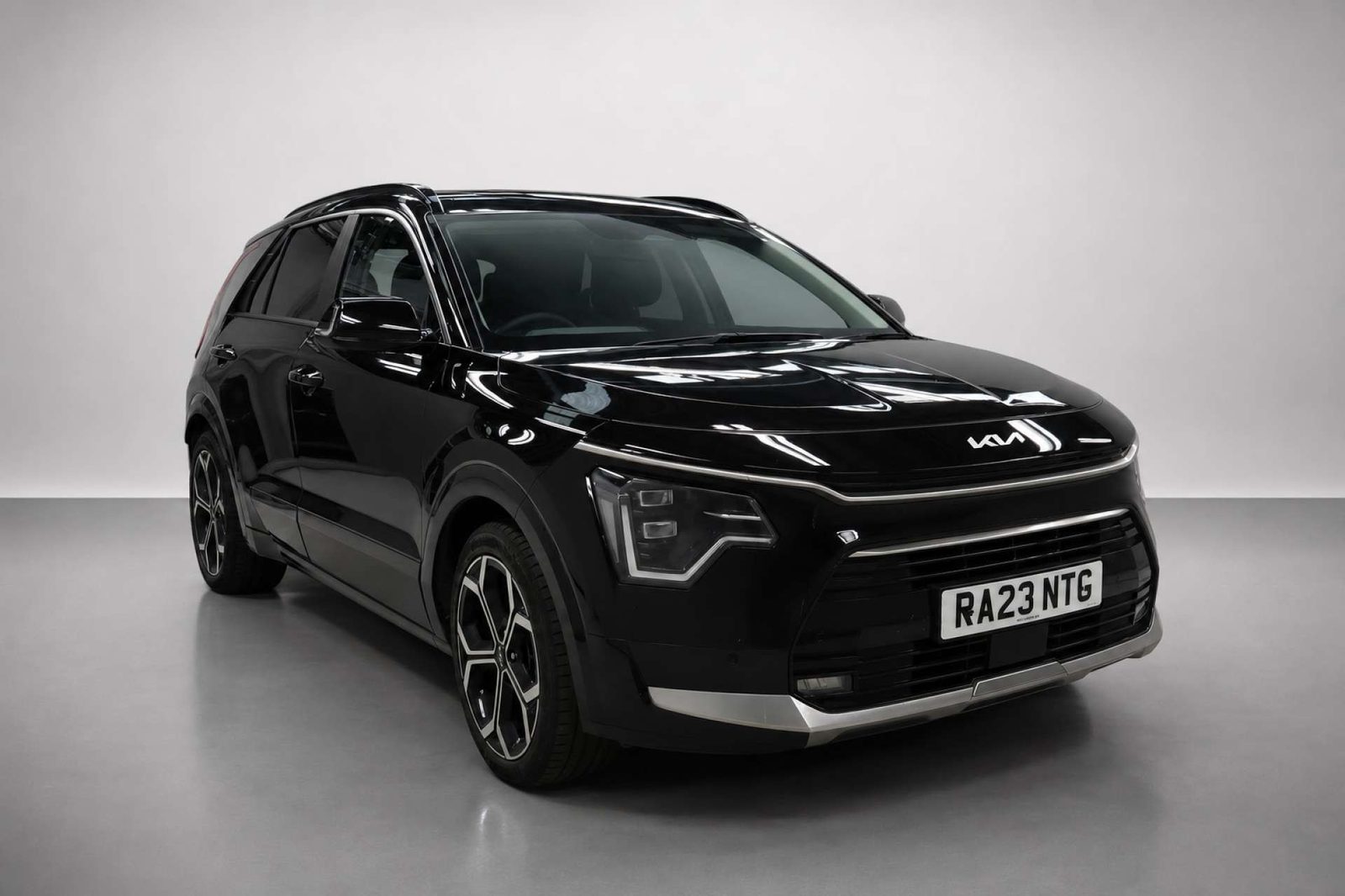 2023 Kia Niro 1.6 GDi 11.1kWh 3 SUV 5dr Petrol Plug-in Hybrid DCT Euro 6 (s/s) (180 bhp) for sale at LMC Cars