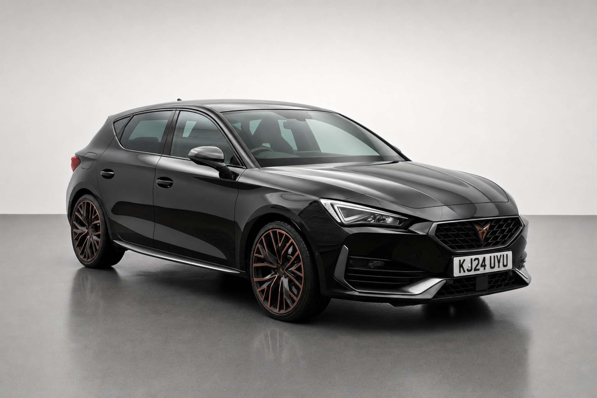 2024 Cupra Leon 1.4 eHybrid 12.8kWh VZ2 Design Edition Hatchback 5dr Petrol Plug-in Hybrid DSG Euro 6 (s/s) (245 ps) for sale at LMC Cars