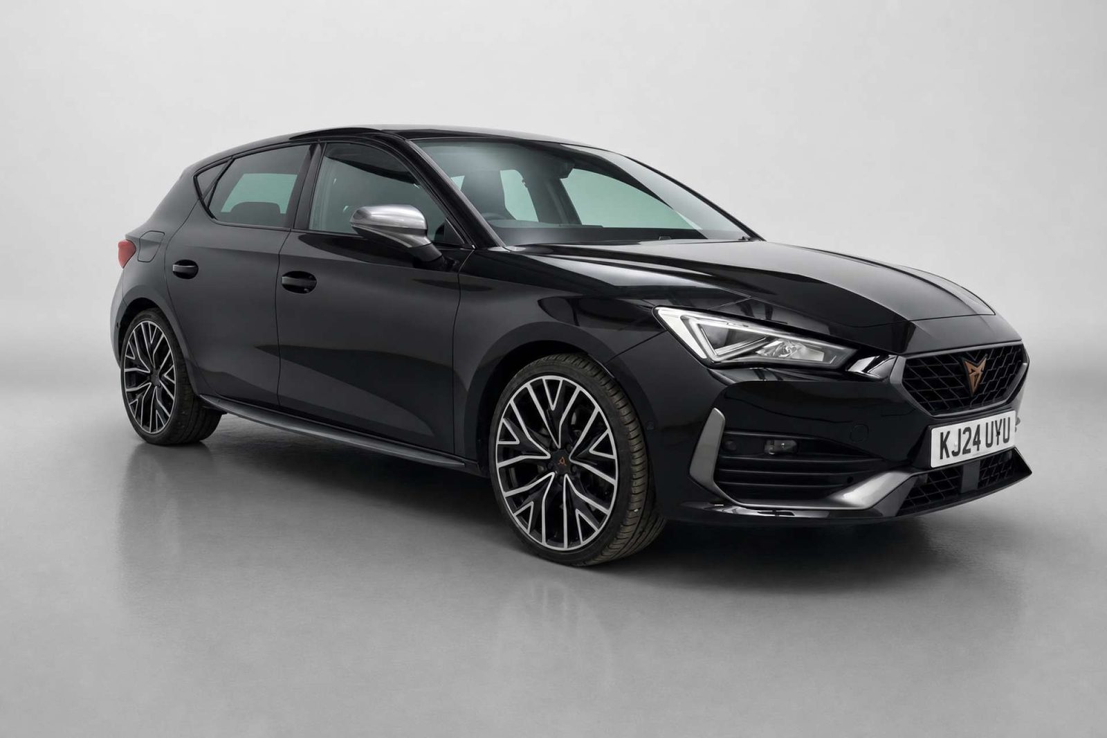 2024 Cupra Leon 1.4 eHybrid 12.8kWh VZ2 Design Edition Hatchback 5dr Petrol Plug-in Hybrid DSG Euro 6 (s/s) (245 ps) for sale at LMC Cars