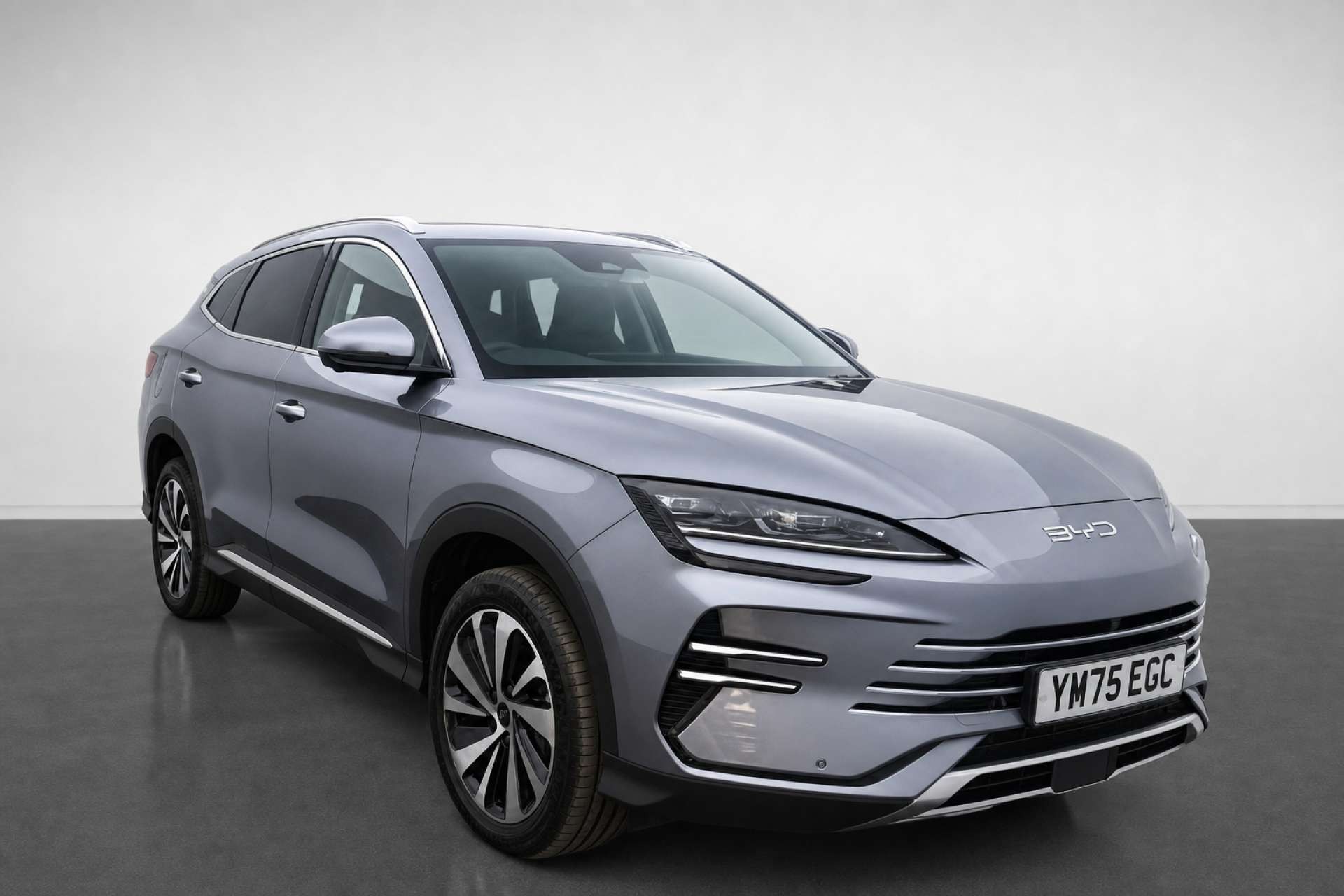 2025 BYD Seal U 1.5 18.3kWh Boost SUV 5dr Petrol Plug-in Hybrid CVT Auto Euro 6 (s/s) (217 ps) for sale at LMC Cars