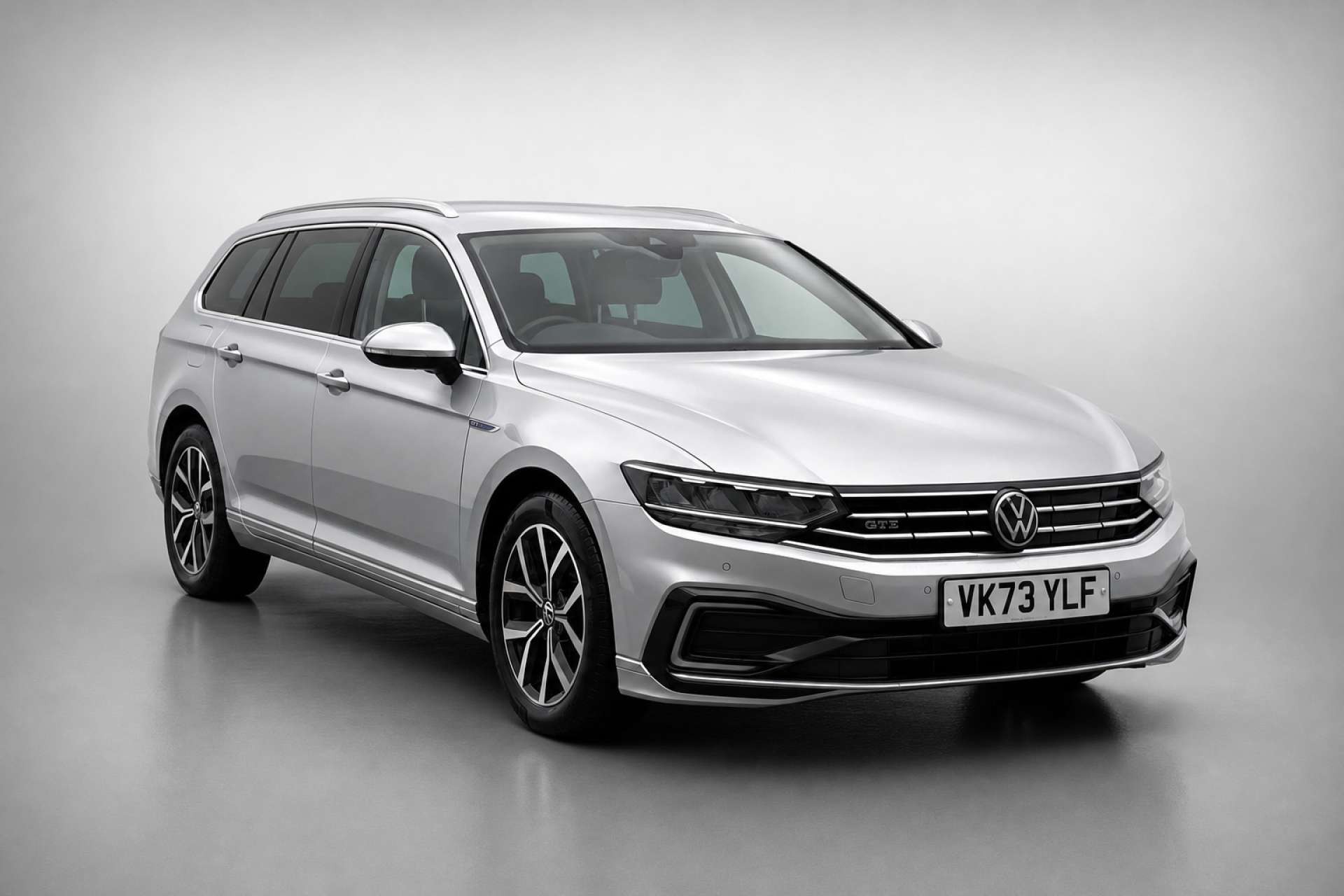 2023 Volkswagen Passat 1.4 TSI 13kWh GTE Estate 5dr Petrol Plug-in Hybrid DSG Euro 6 (s/s) (218 ps) for sale at LMC Cars