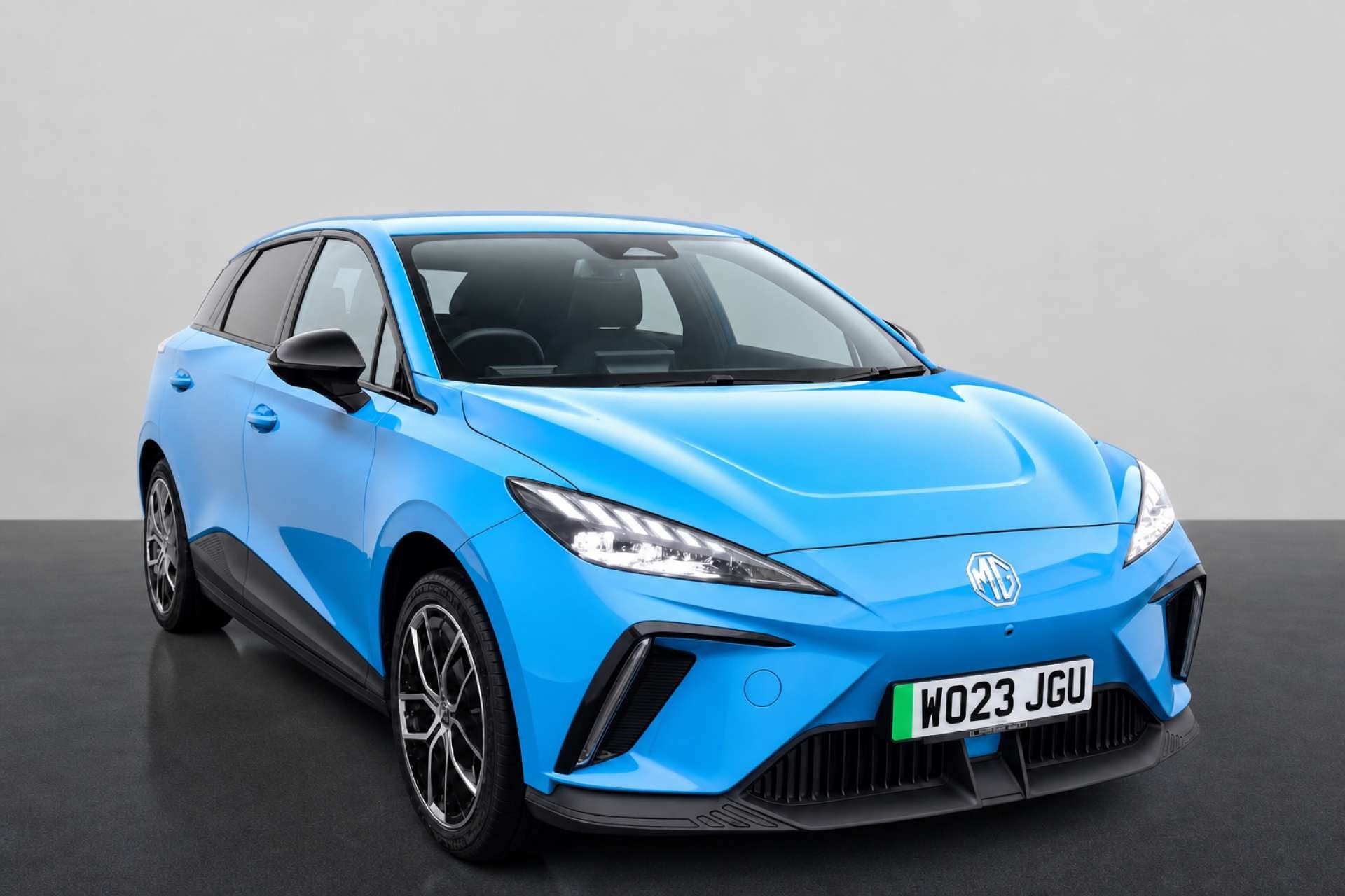 2023 MG MG4 64kWh Trophy Long Range Hatchback 5dr Electric Auto (203 ps) for sale at LMC Cars