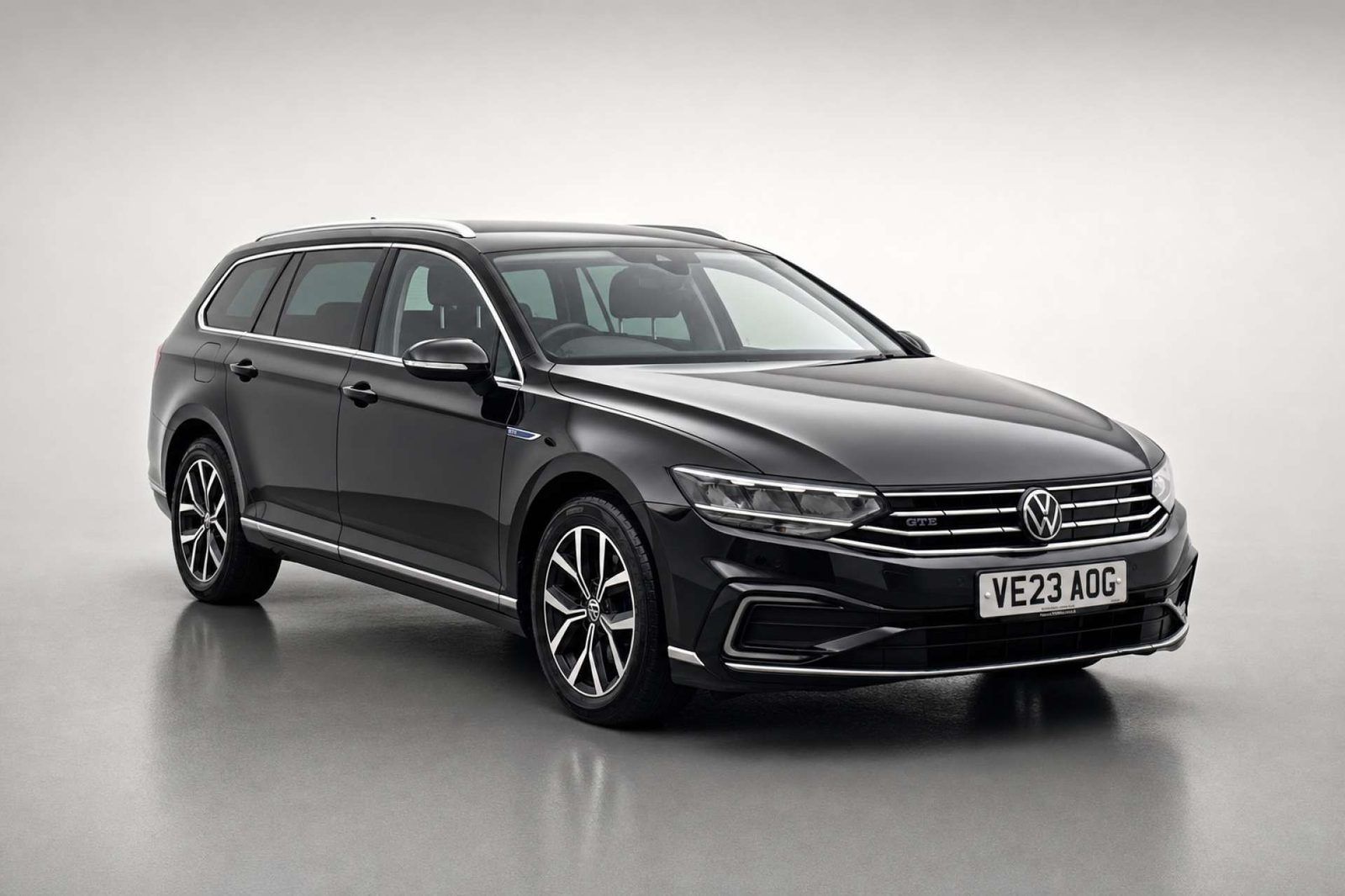 2023 Volkswagen Passat 1.4 TSI 13kWh GTE Estate 5dr Petrol Plug-in Hybrid DSG Euro 6 (s/s) (218 ps) for sale at LMC Cars
