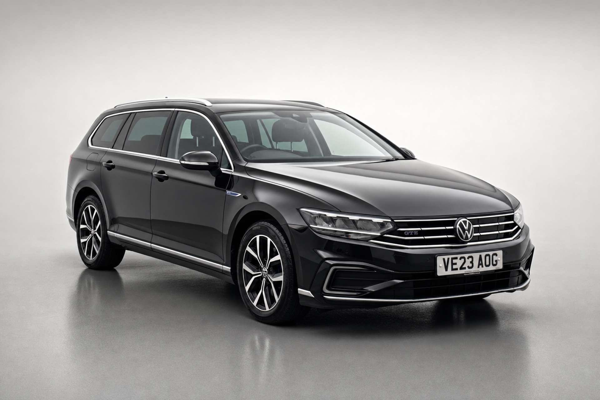 2023 Volkswagen Passat 1.4 TSI 13kWh GTE Estate 5dr Petrol Plug-in Hybrid DSG Euro 6 (s/s) (218 ps) for sale at LMC Cars