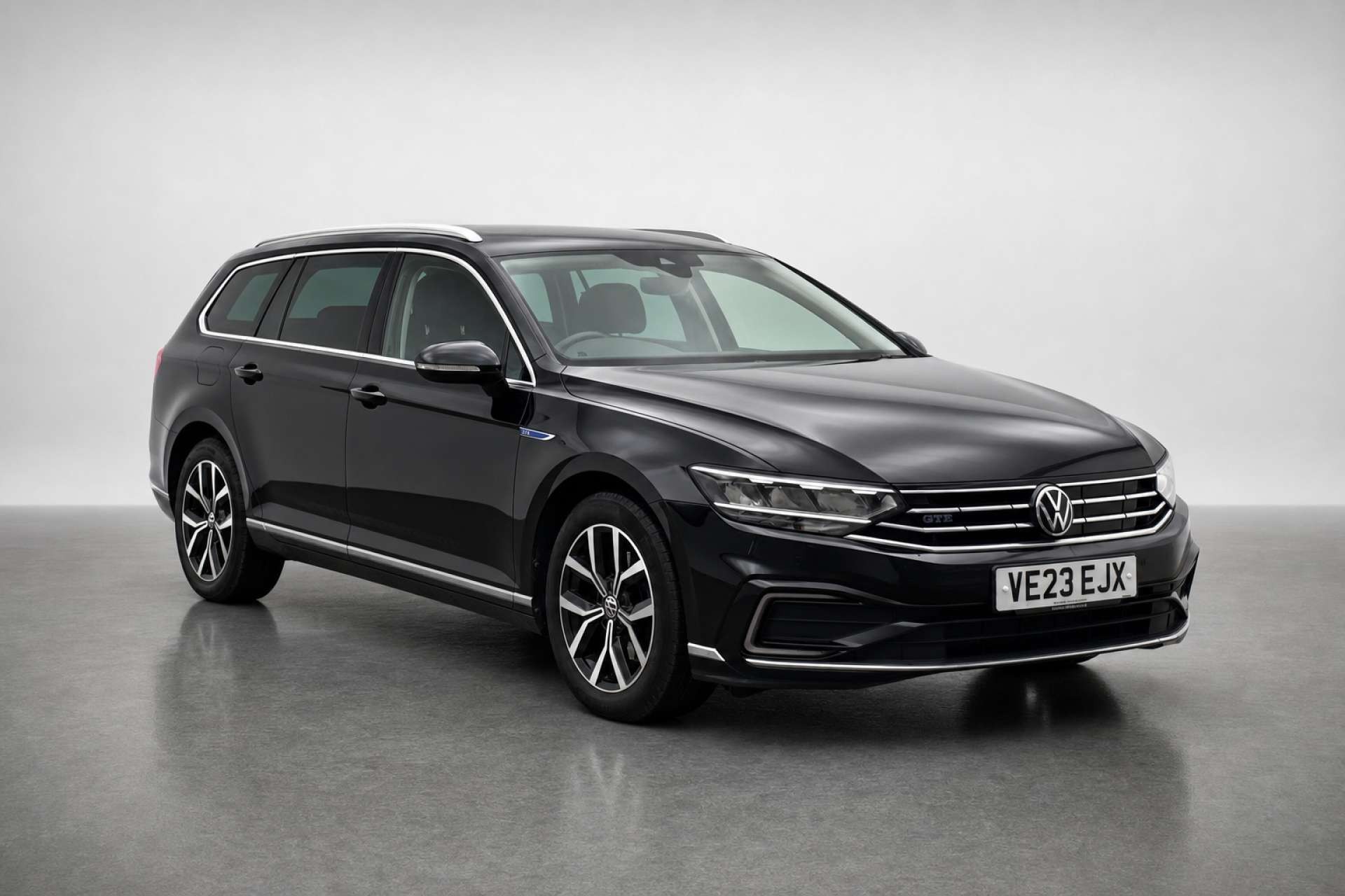 2023 Volkswagen Passat 1.4 TSI 13kWh GTE Estate 5dr Petrol Plug-in Hybrid DSG Euro 6 (s/s) (218 ps) for sale at LMC Cars