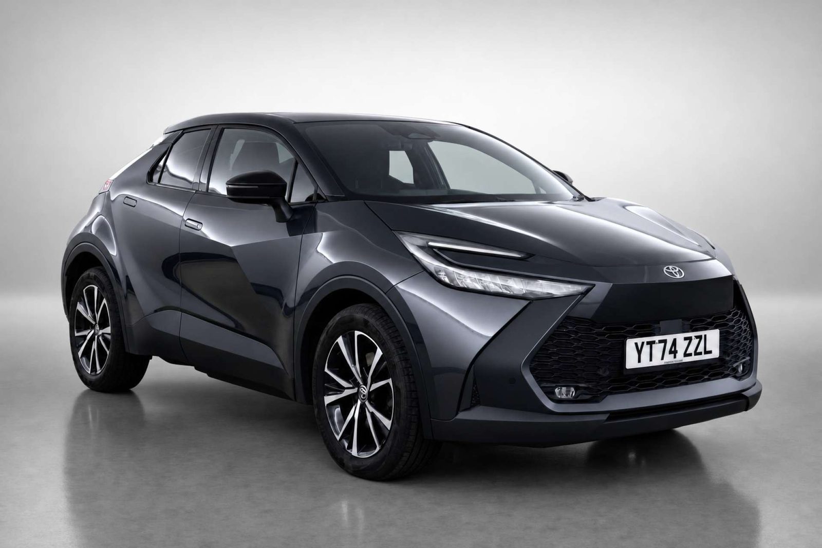 2024 Toyota C-HR 2.0 VVT 13.6kWh Design SUV 5dr Petrol Plug-in Hybrid CVT Euro 6 (s/s) (223 ps) for sale at LMC Cars