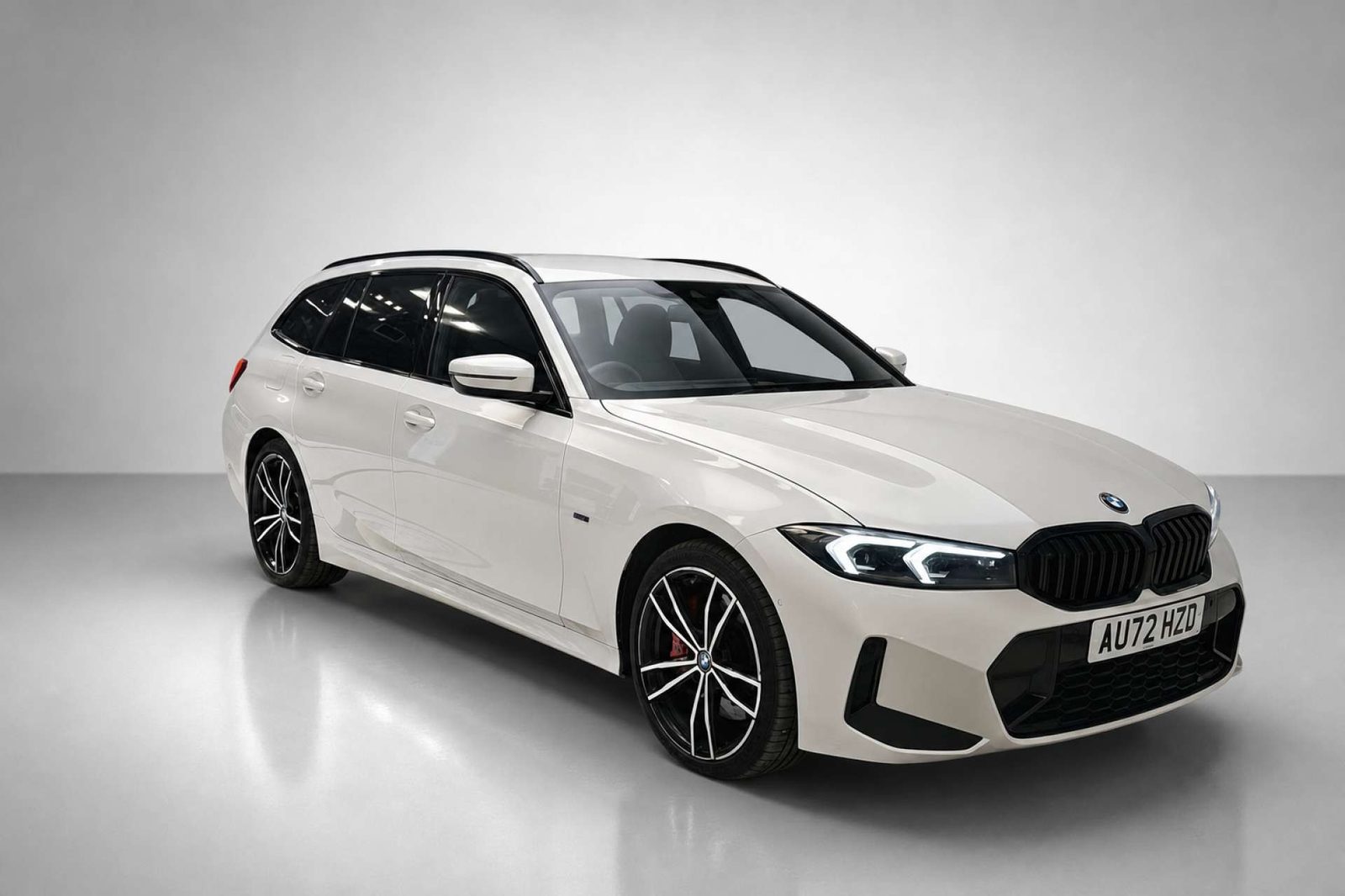 2022 BMW 3 Series 2.0 330e 12kWh M Sport Touring 5dr Petrol Plug-in Hybrid Auto Euro 6 (s/s) (292 ps) for sale at LMC Cars