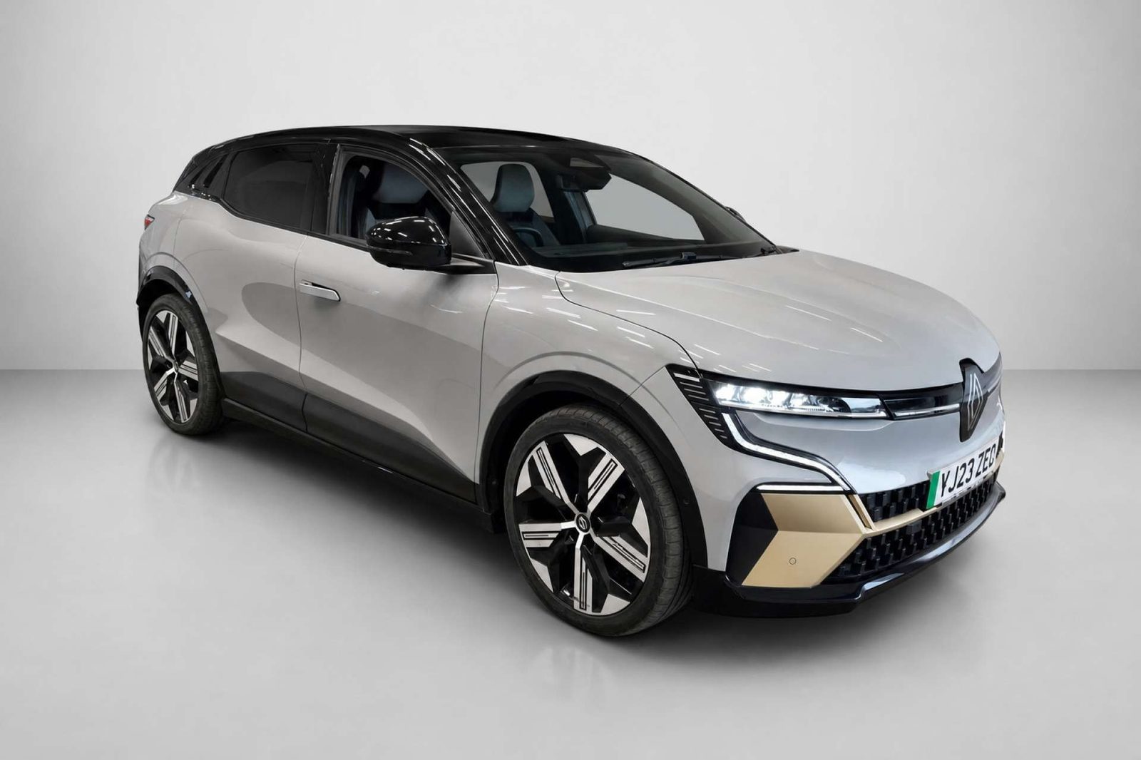 2023 Renault Megane E-Tech 60kWh iconic Hatchback 5dr Electric Auto (optimum charge) (220 ps) for sale at LMC Cars