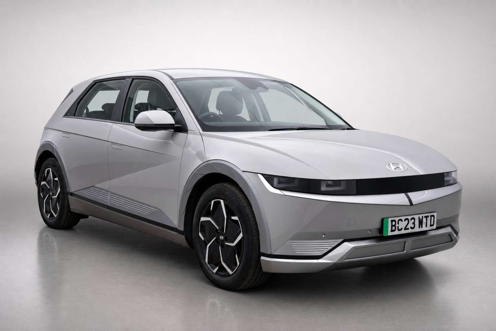 2023 Hyundai Ioniq 5 77kWh Premium Hatchback 5dr Electric Auto (228 ps) for sale at LMC Cars