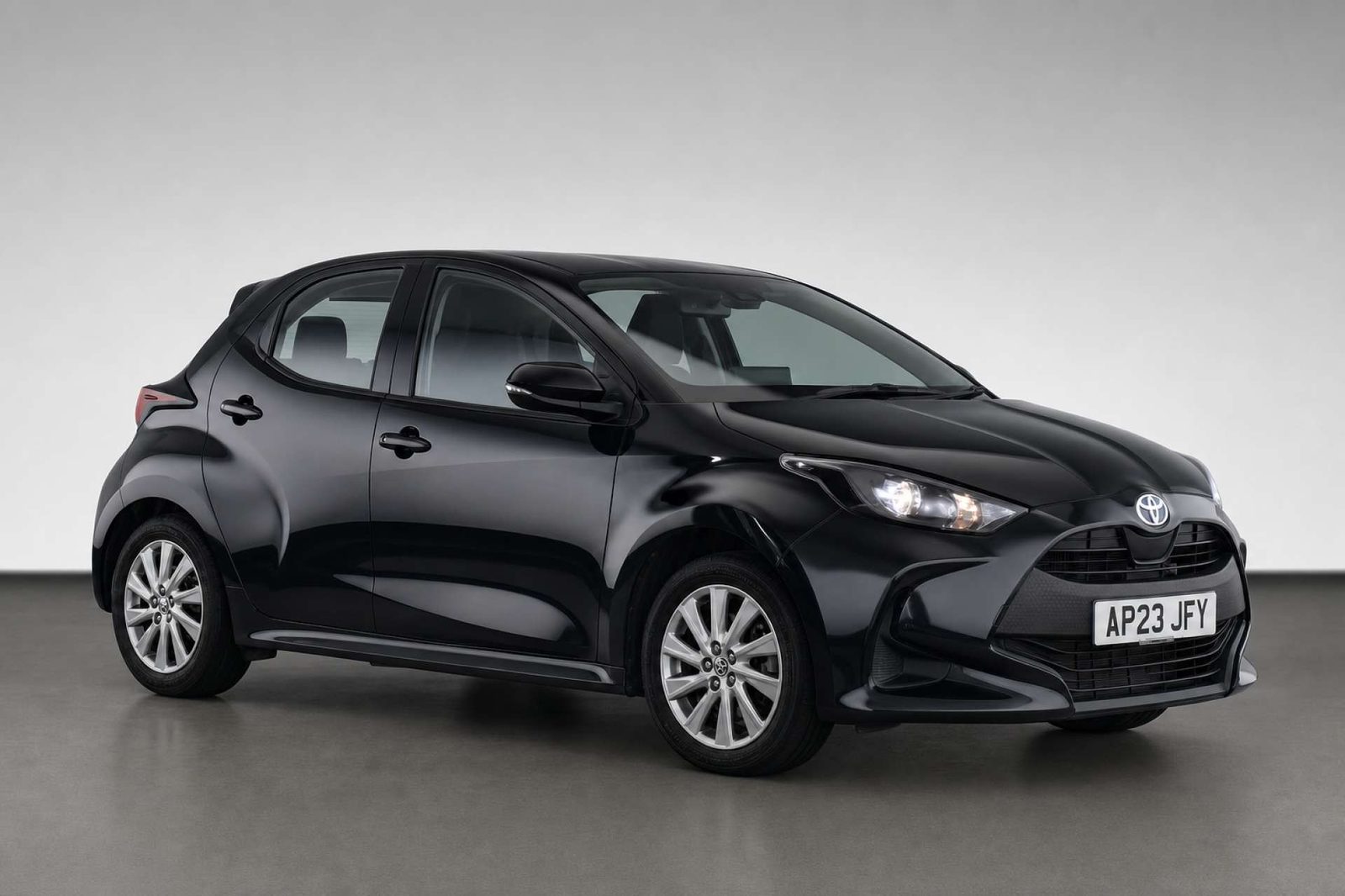 2023 Toyota Yaris 1.5 VVT-h Icon Hatchback 5dr Petrol Hybrid E-CVT Euro 6 (s/s) (116 ps) for sale at LMC Cars