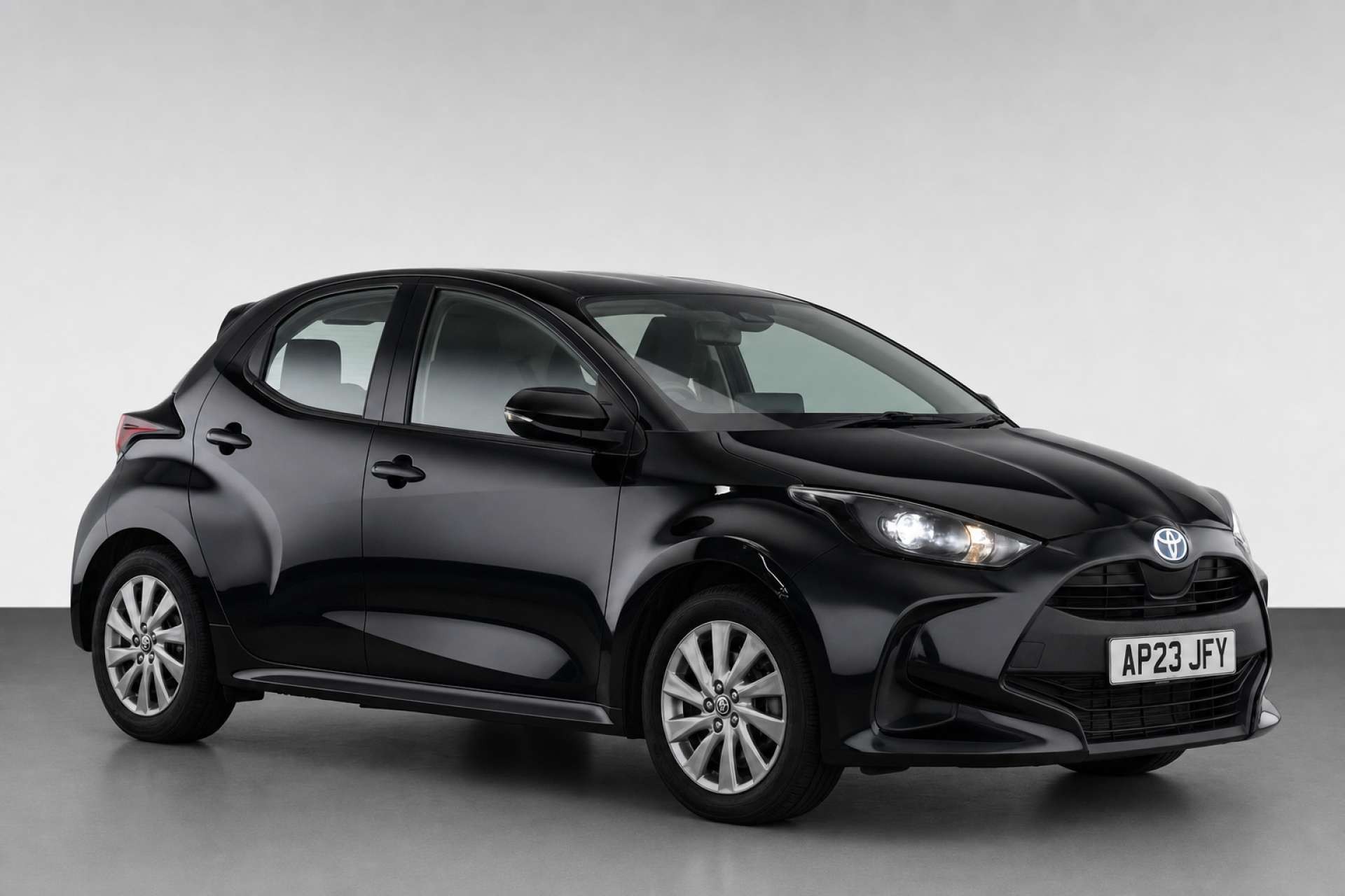 2023 Toyota Yaris 1.5 VVT-h Icon Hatchback 5dr Petrol Hybrid E-CVT Euro 6 (s/s) (116 ps) for sale at LMC Cars