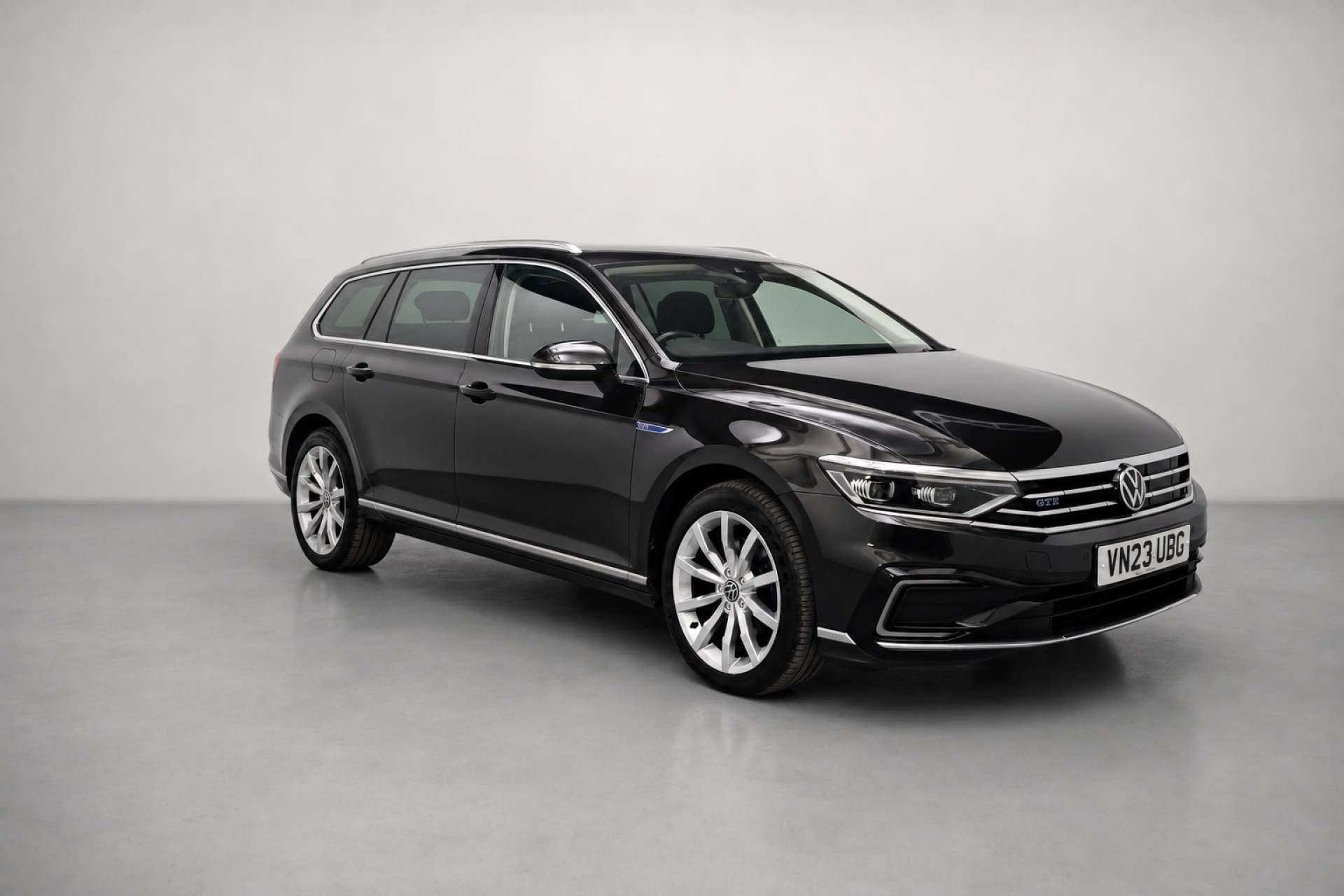 2023 Volkswagen Passat 1.4 TSI 13kWh GTE Advance Estate 5dr Petrol Plug-in Hybrid DSG Euro 6 (s/s) (218 ps) for sale at LMC Cars