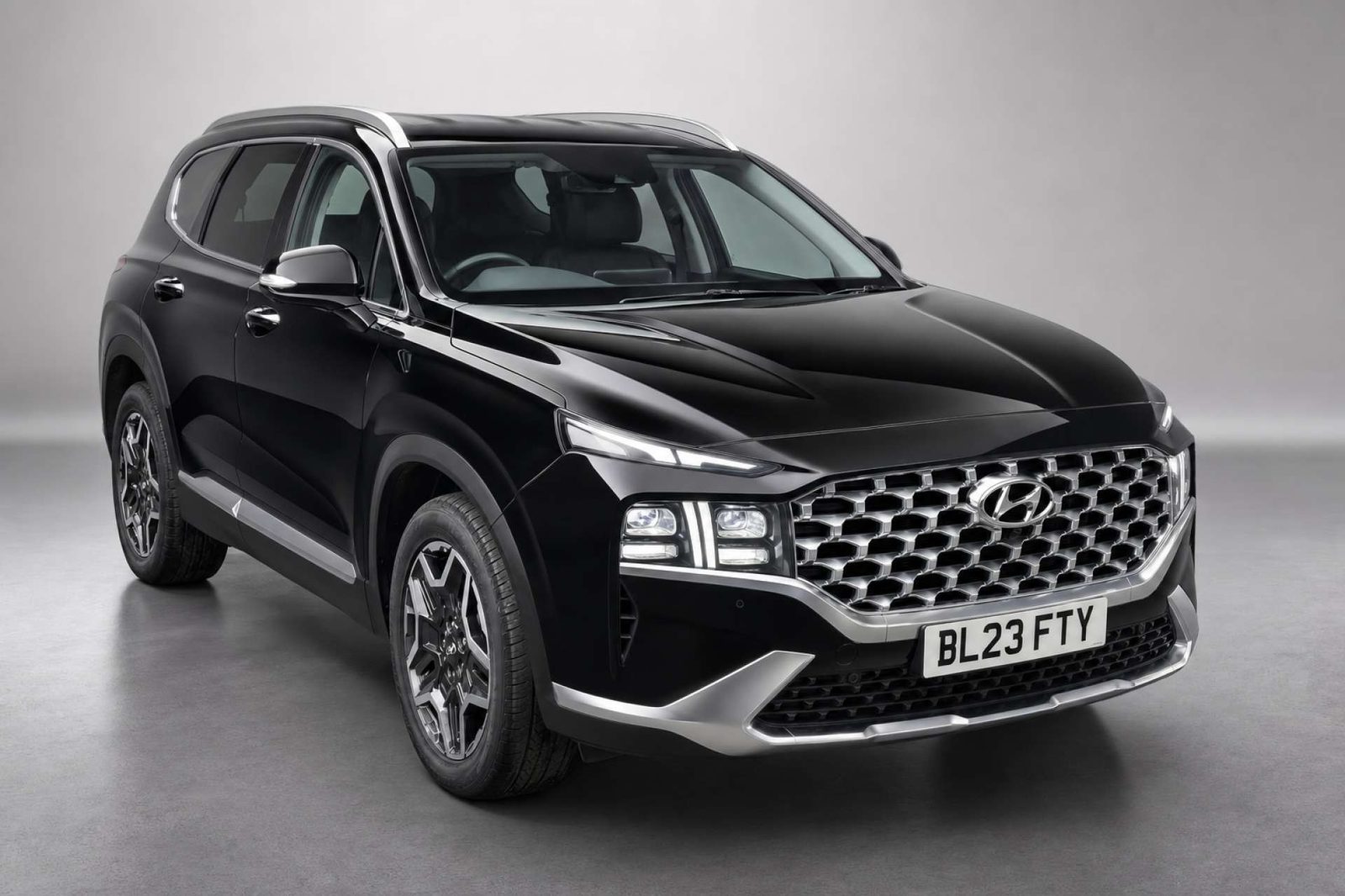 2023 Hyundai Santa FE 1.6 T-GDi 13.8kWh Premium SUV 5dr Petrol Plug-in Hybrid Auto 4WD Euro 6 (s/s) (265 ps) for sale at LMC Cars
