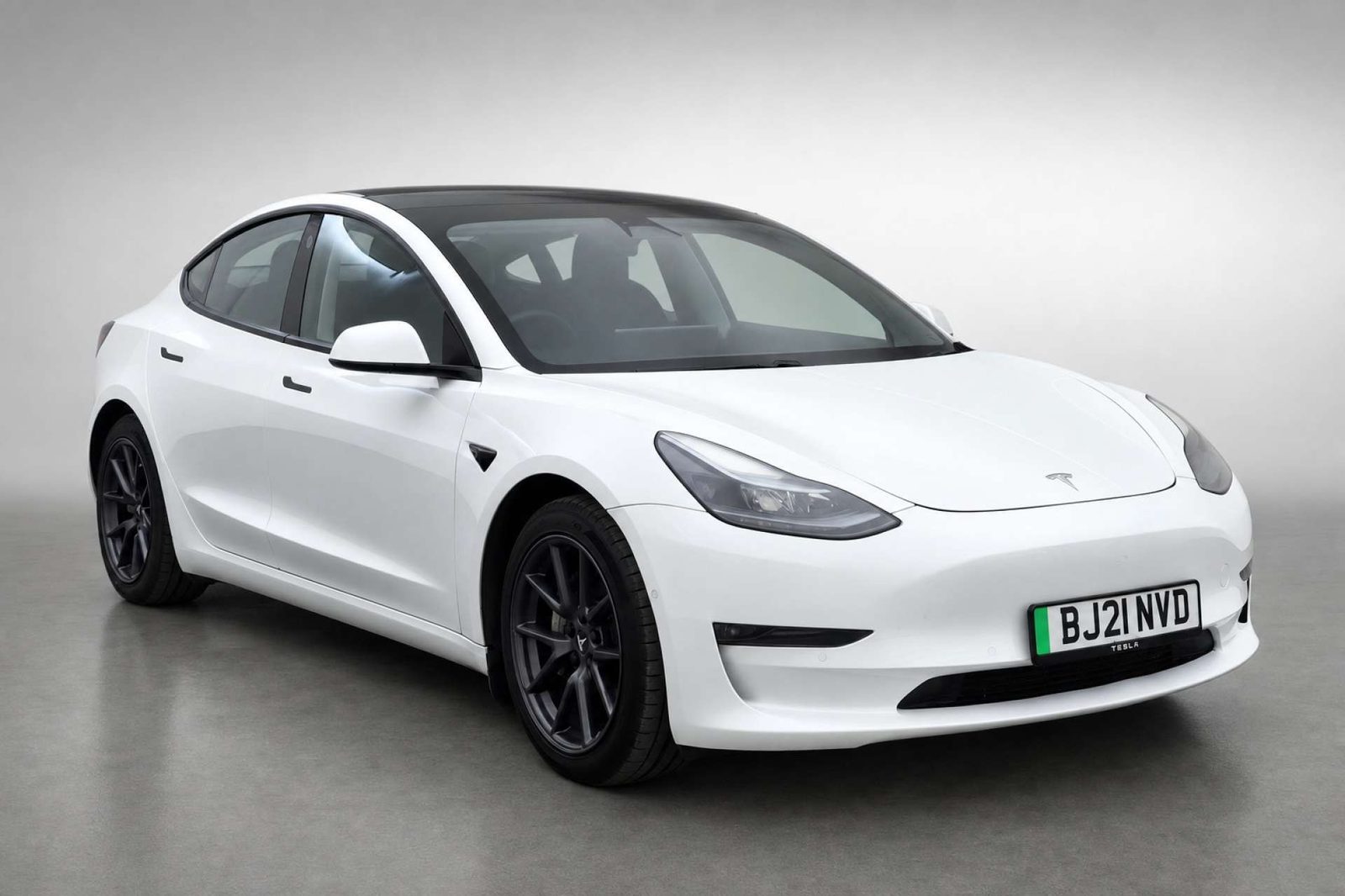 2021 Tesla Model 3 (Dual Motor) Long Range Saloon 4dr Electric Auto 4WDE (346 ps) for sale at LMC Cars