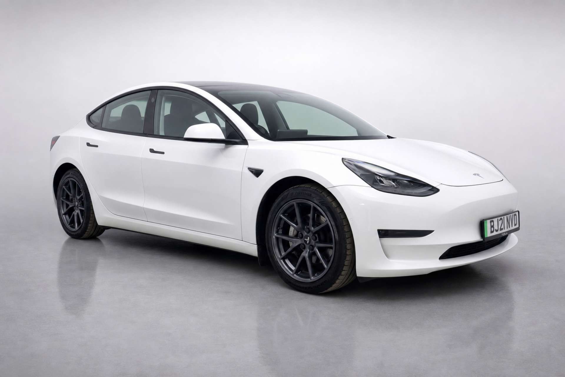 2021 Tesla Model 3 (Dual Motor) Long Range Saloon 4dr Electric Auto 4WDE (346 ps) for sale at LMC Cars