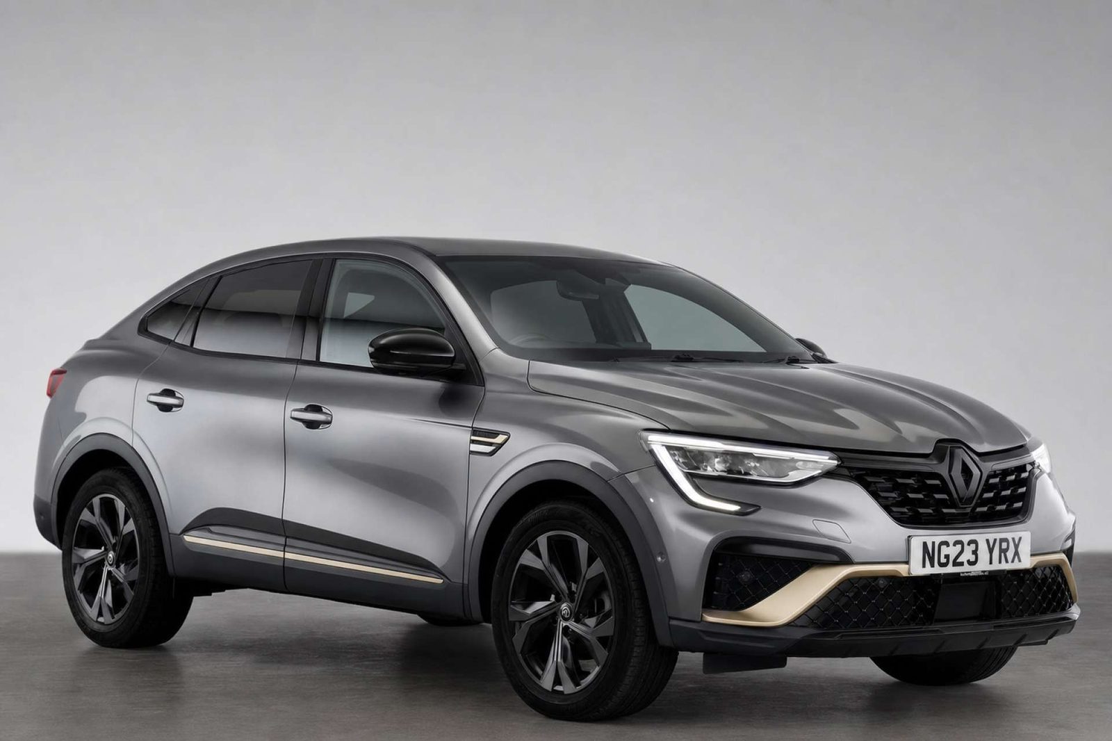 2023 Renault Arkana 1.6 E-TECH E-Tech engineered SUV 5dr Petrol Hybrid Auto 2WD Euro 6 (s/s) (145 ps) for sale at LMC Cars