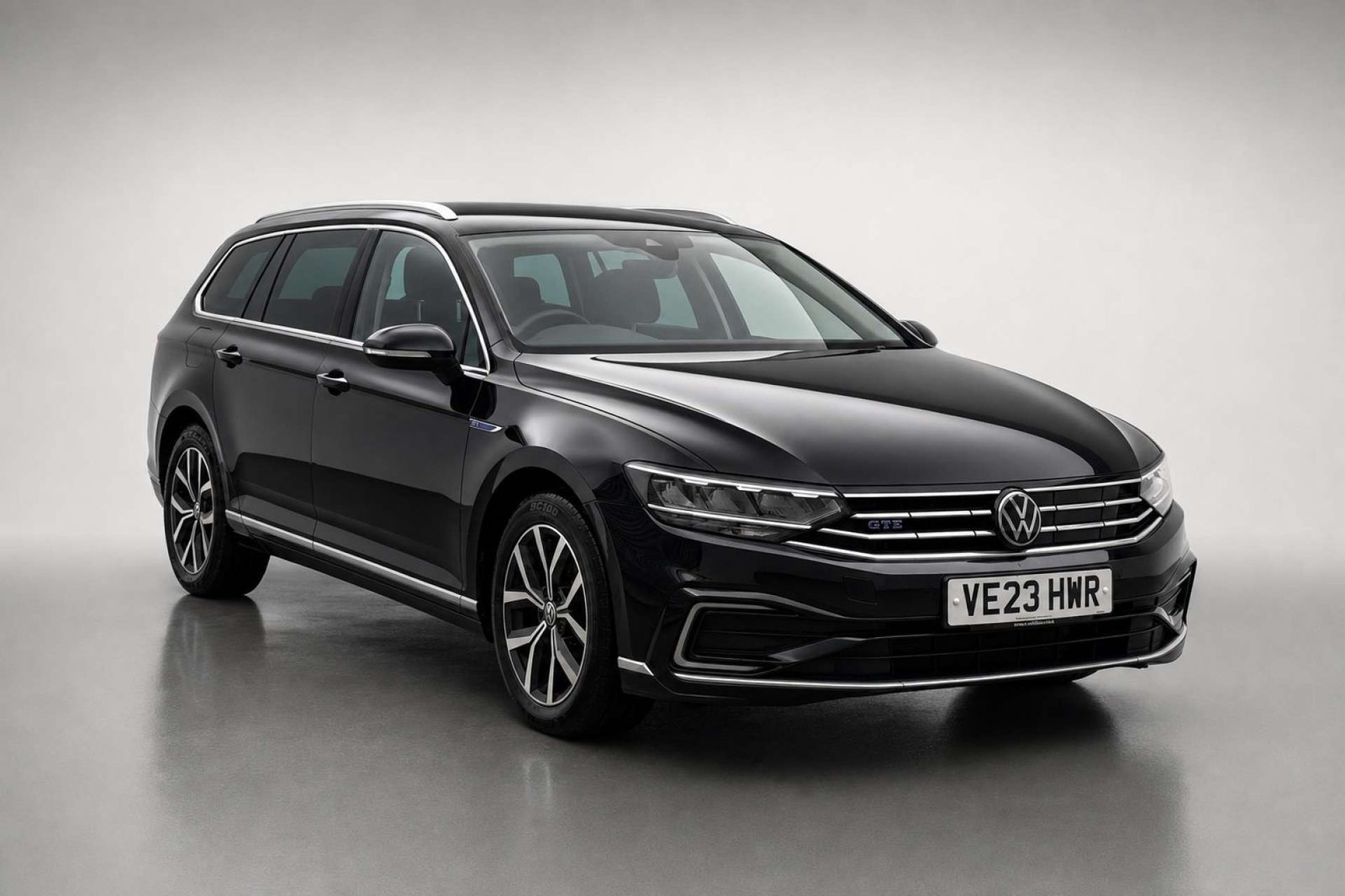2023 Volkswagen Passat 1.4 TSI 13kWh GTE Estate 5dr Petrol Plug-in Hybrid DSG Euro 6 (s/s) (218 ps) for sale at LMC Cars