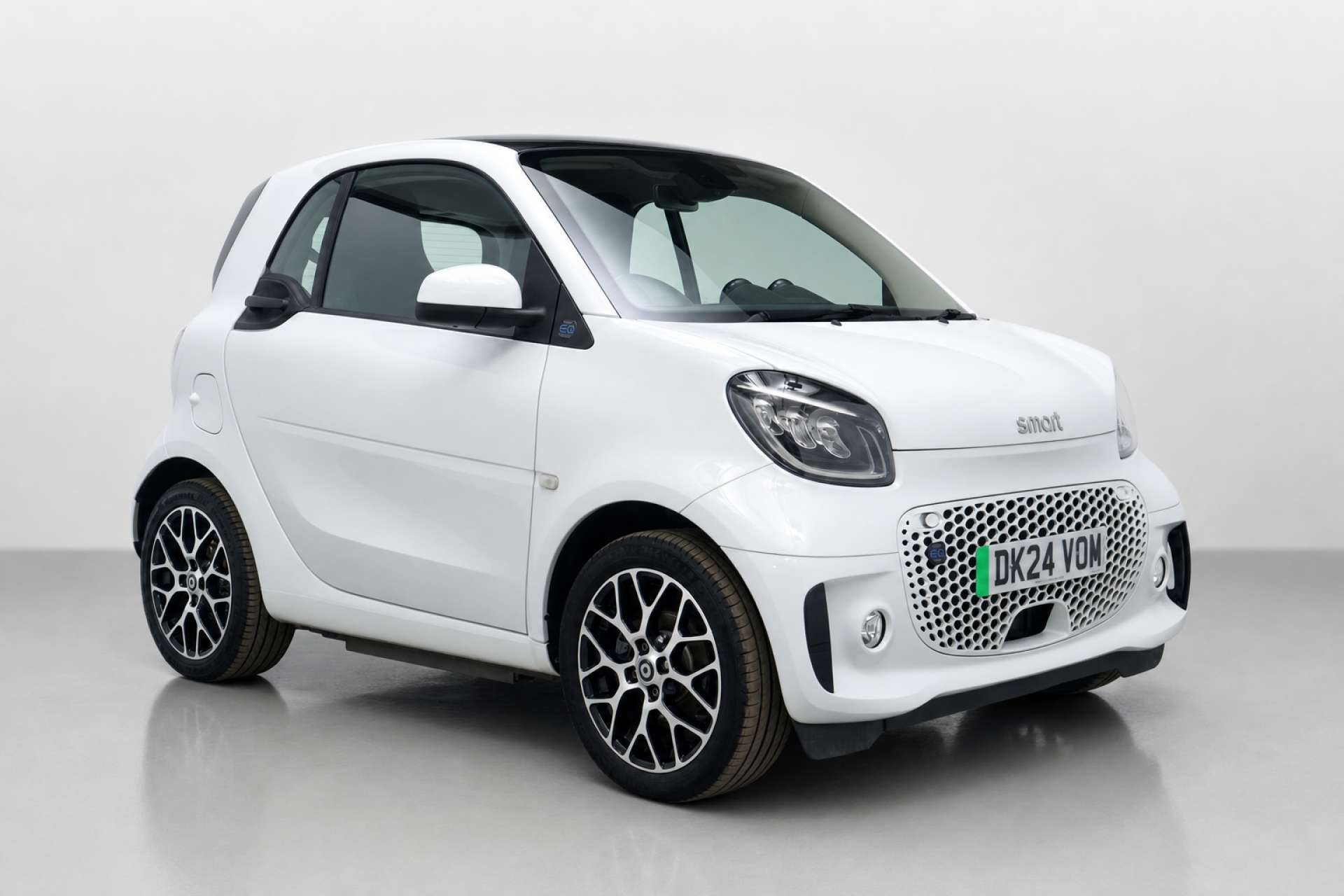 2024 Smart Fortwo 17.6kWh Exclusive Coupe 2dr Electric Auto (22kW Charger) (82 ps) for sale at LMC Cars
