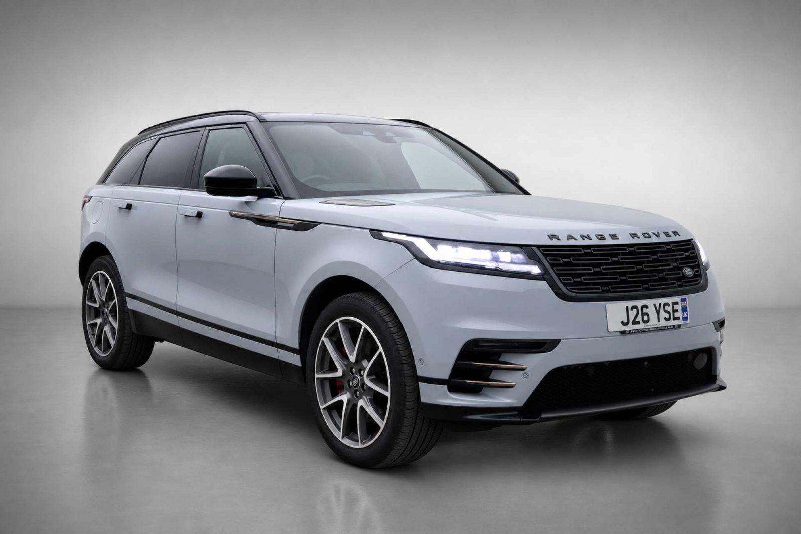 2023 Land Rover Range Rover Velar 2.0 P400e 19.2kWh Dynamic HSE SUV 5dr Petrol Plug-in Hybrid Auto 4WD Euro 6 (s/s) (404 ps) for sale at LMC Cars