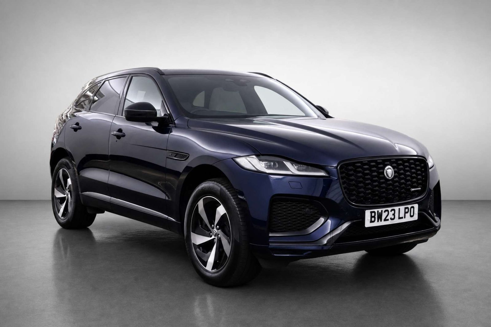 2023 Jaguar F-Pace 2.0 P400e 19.3kWh R-Dynamic HSE Black SUV 5dr Petrol Plug-in Hybrid Auto AWD Euro 6 (s/s) (404 ps) for sale at LMC Cars